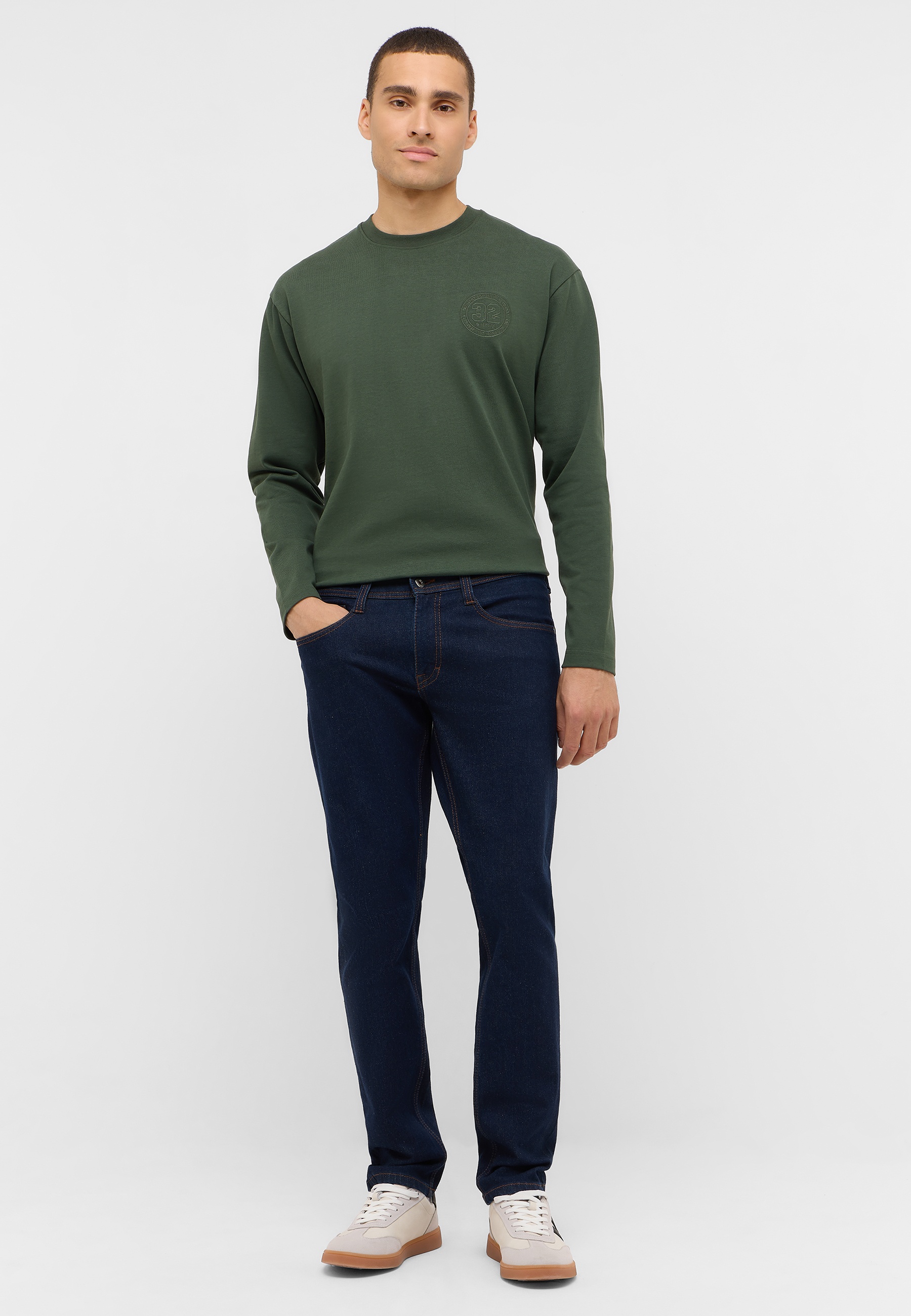 Jeans Style Oregon Slim Langarm, Hosen, Person, Stehend, Mann