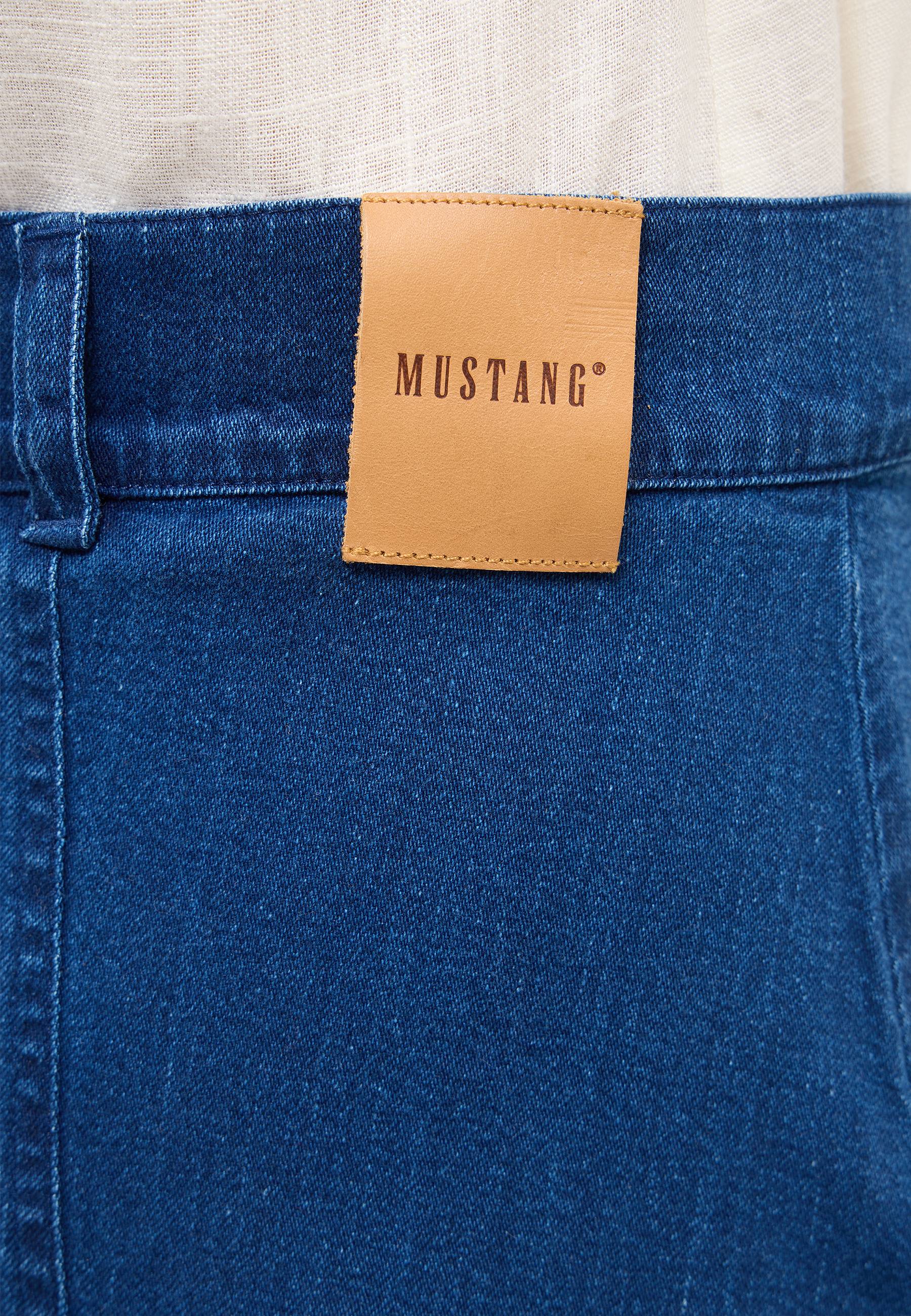 Jeans, Denim, Lederetikett, blau, Hosenstoff