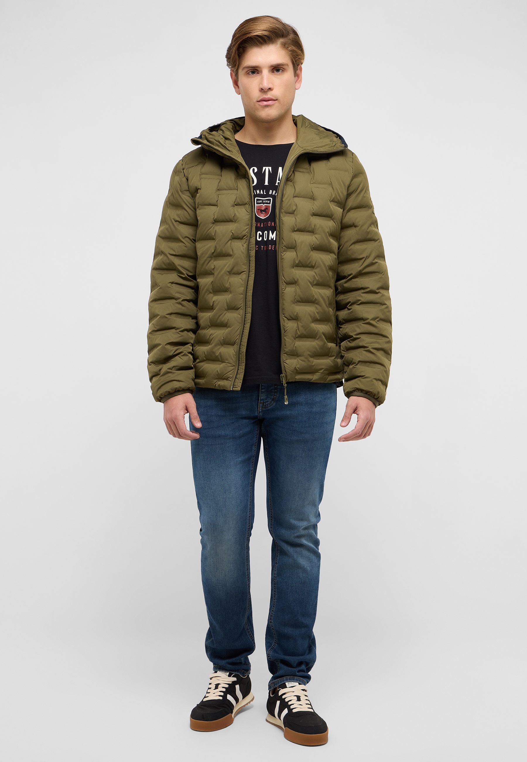Mantel, Jacke, Jeans, Person, Pullover