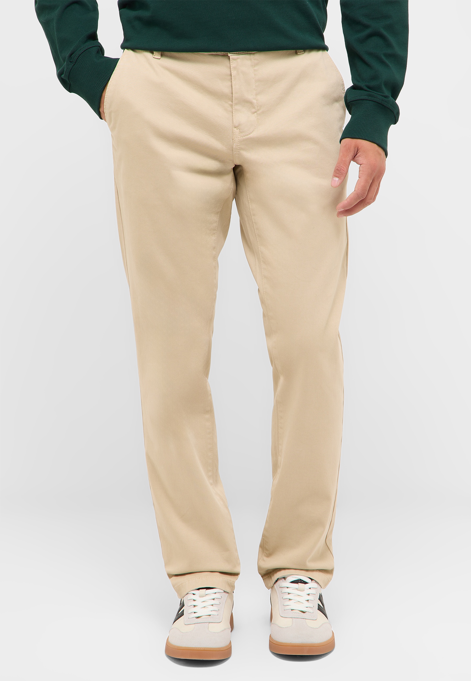 Hose Style Brad Chino Essentials