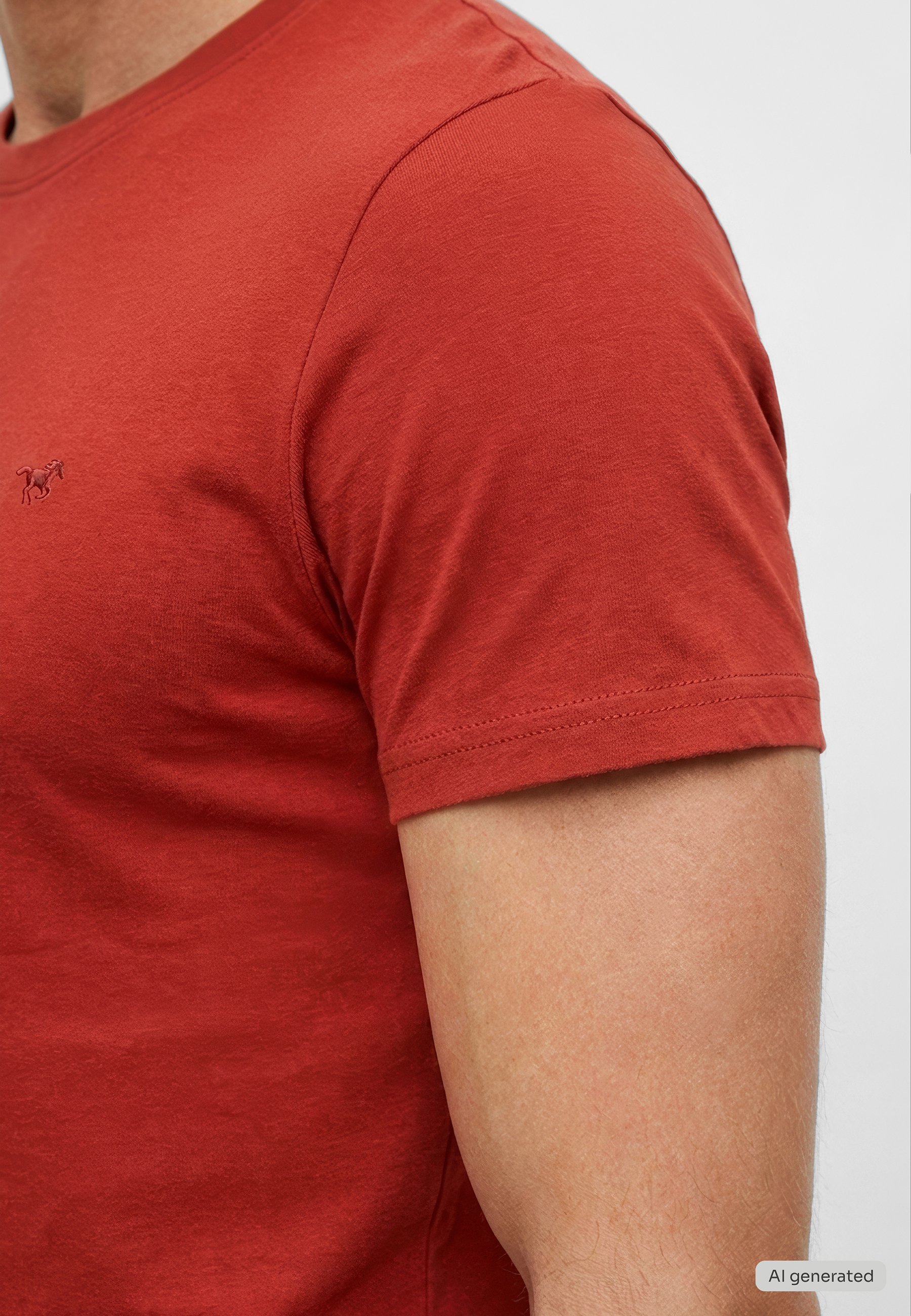 mit feiner Rippstruktur im Slim Fit
