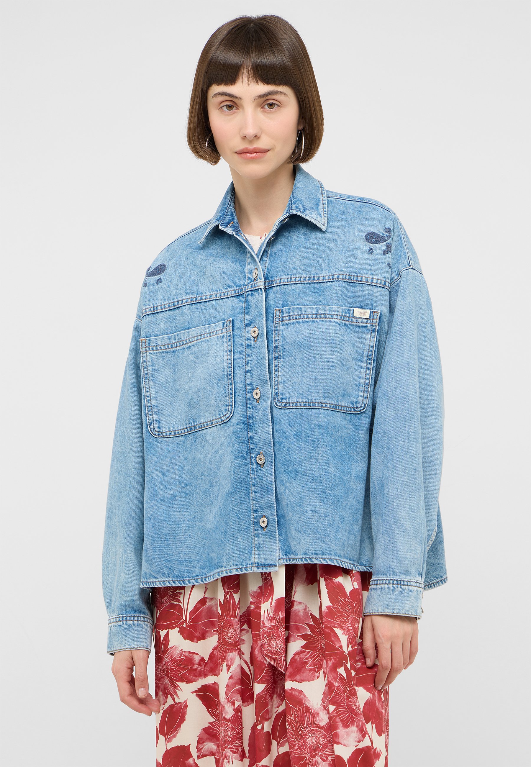 Denimjacke, Jeansjacke, Zwecktaschen, Knopfleiste, Oversized Passform