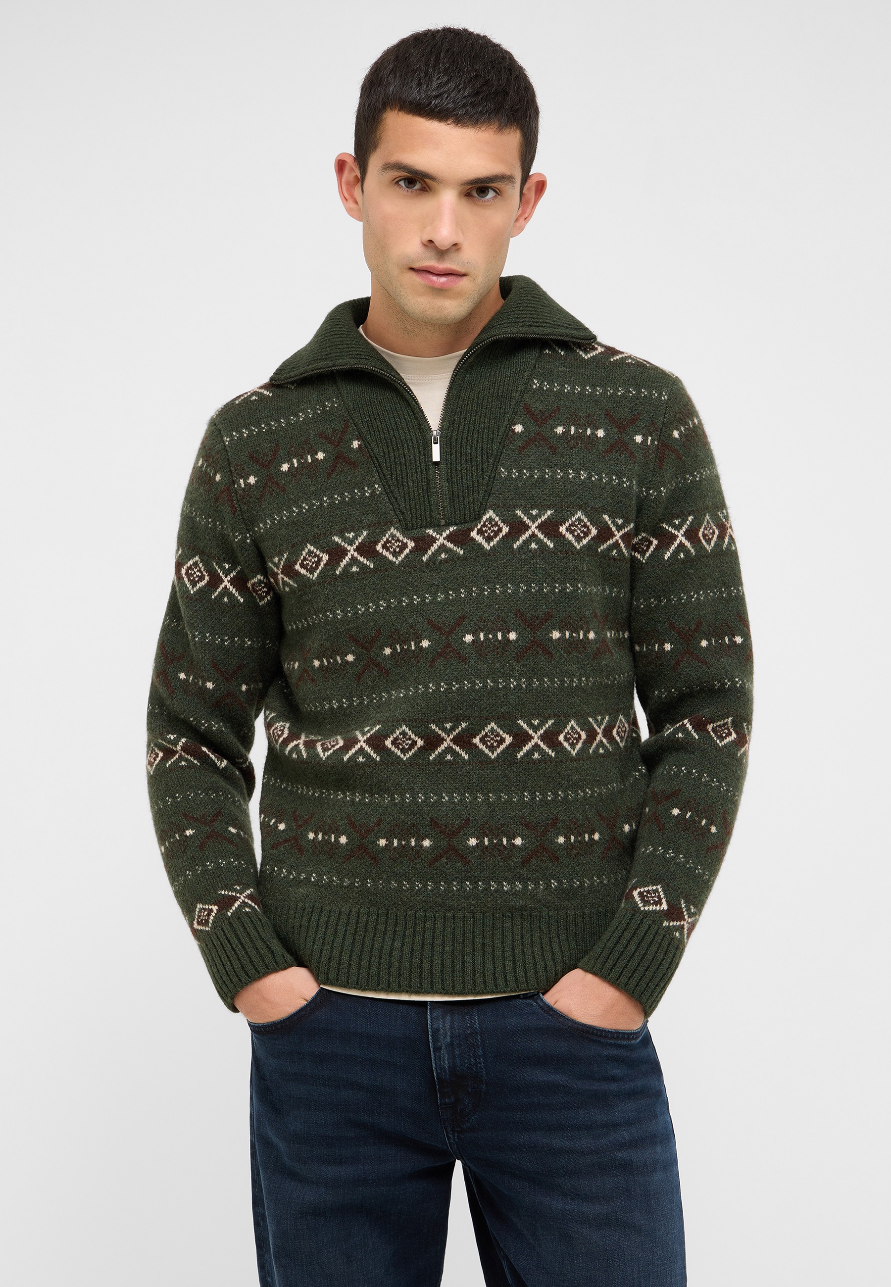 Strickwaren, Pullover, Mantel, Jacke, Sweatshirt