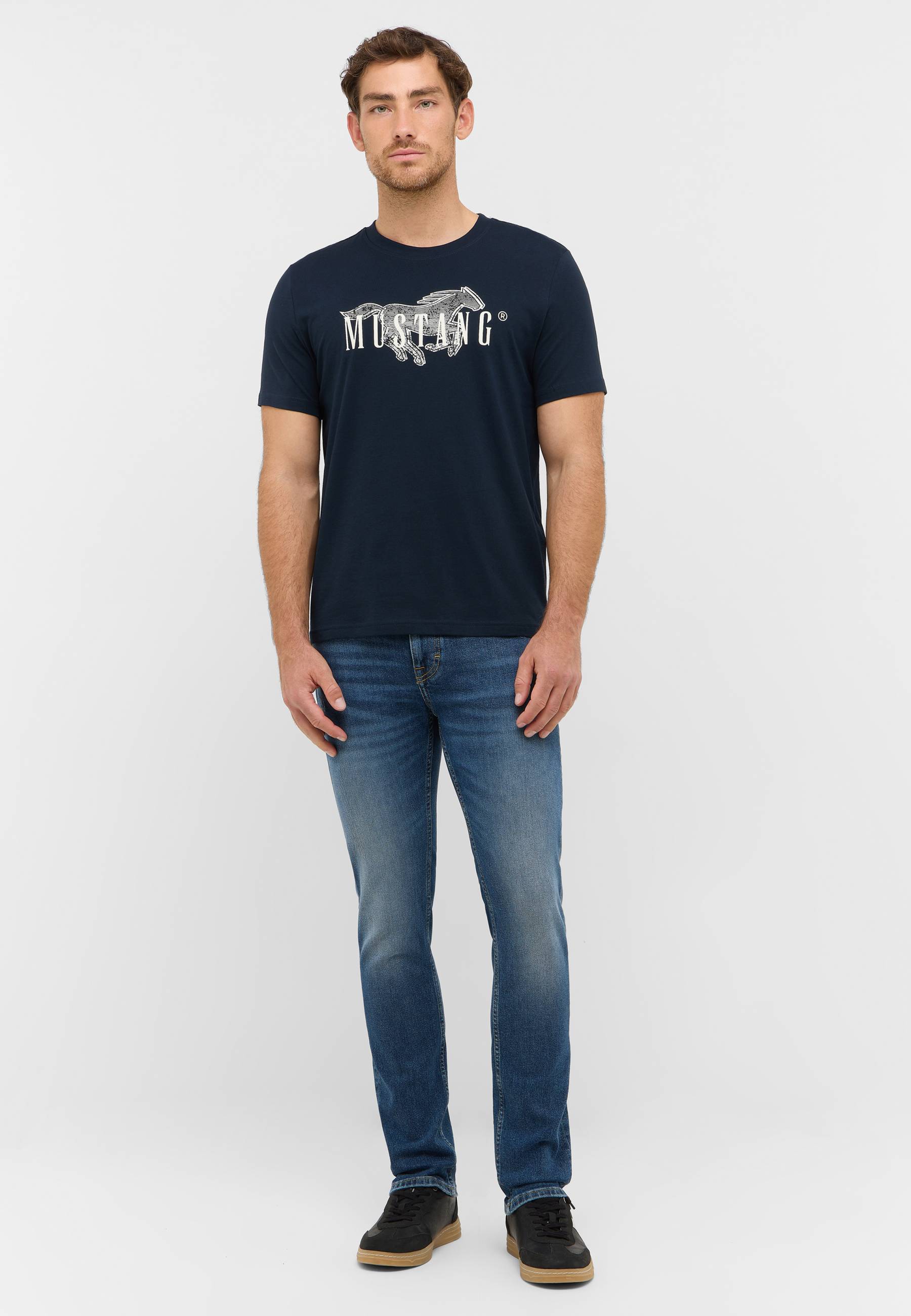 T-shirt, Hosen, Person, Stehend, Jeanshose