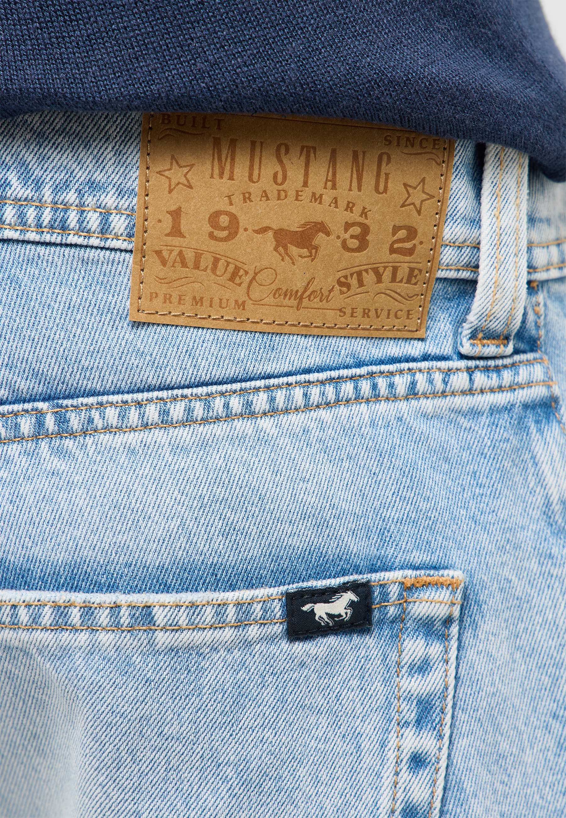 jeans, Denim, Lederpatch, Nähte, Taschenlogo