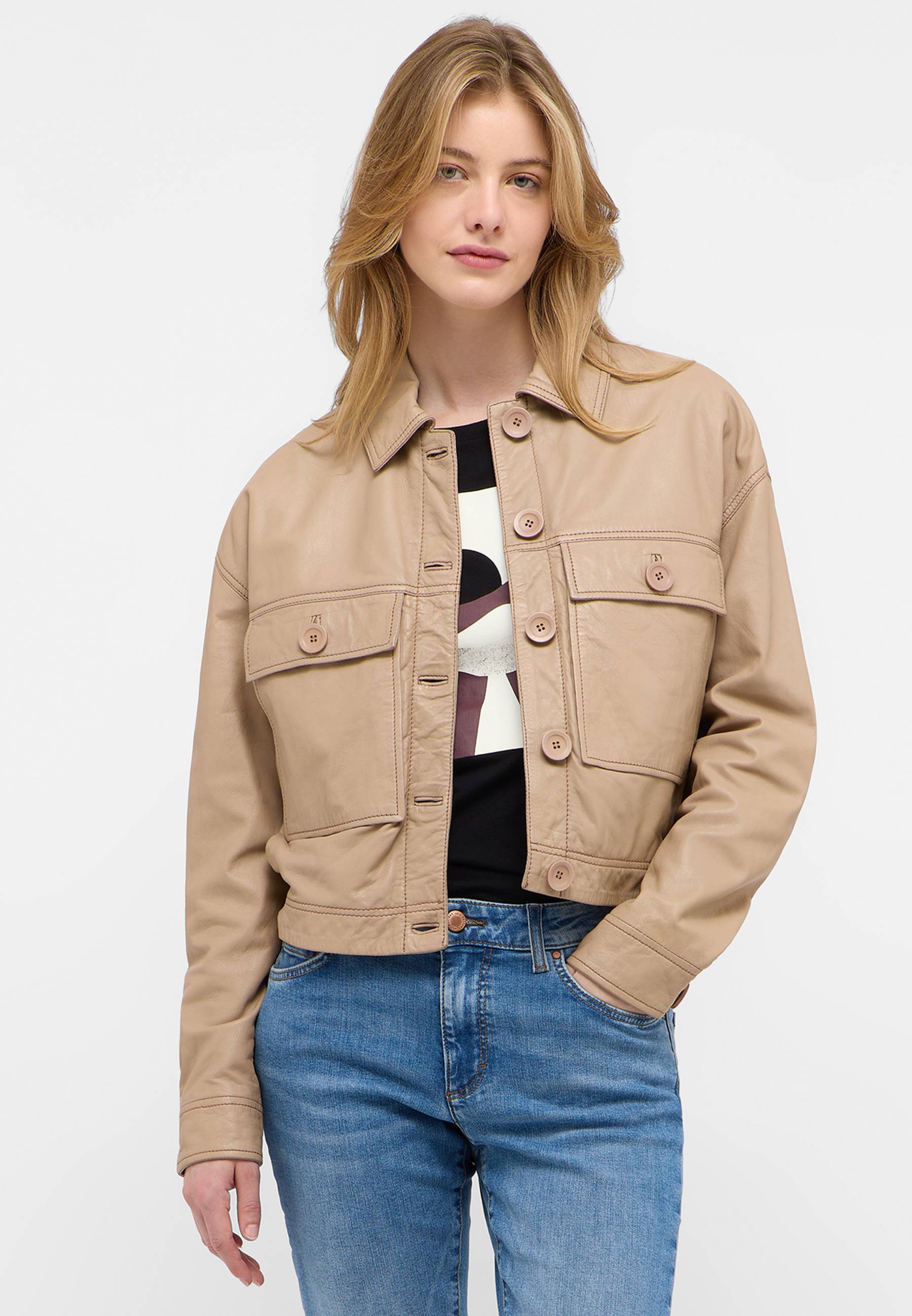 Bekleidung, Mantel, Jacke, Person, Khaki