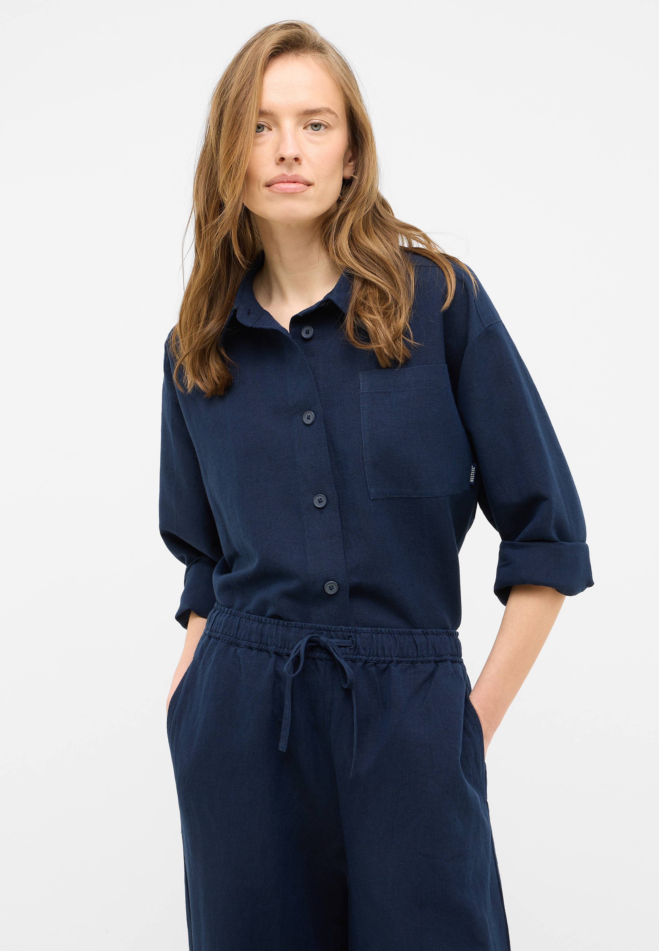 Bluse, Hemd, Hosen, Person, Frau