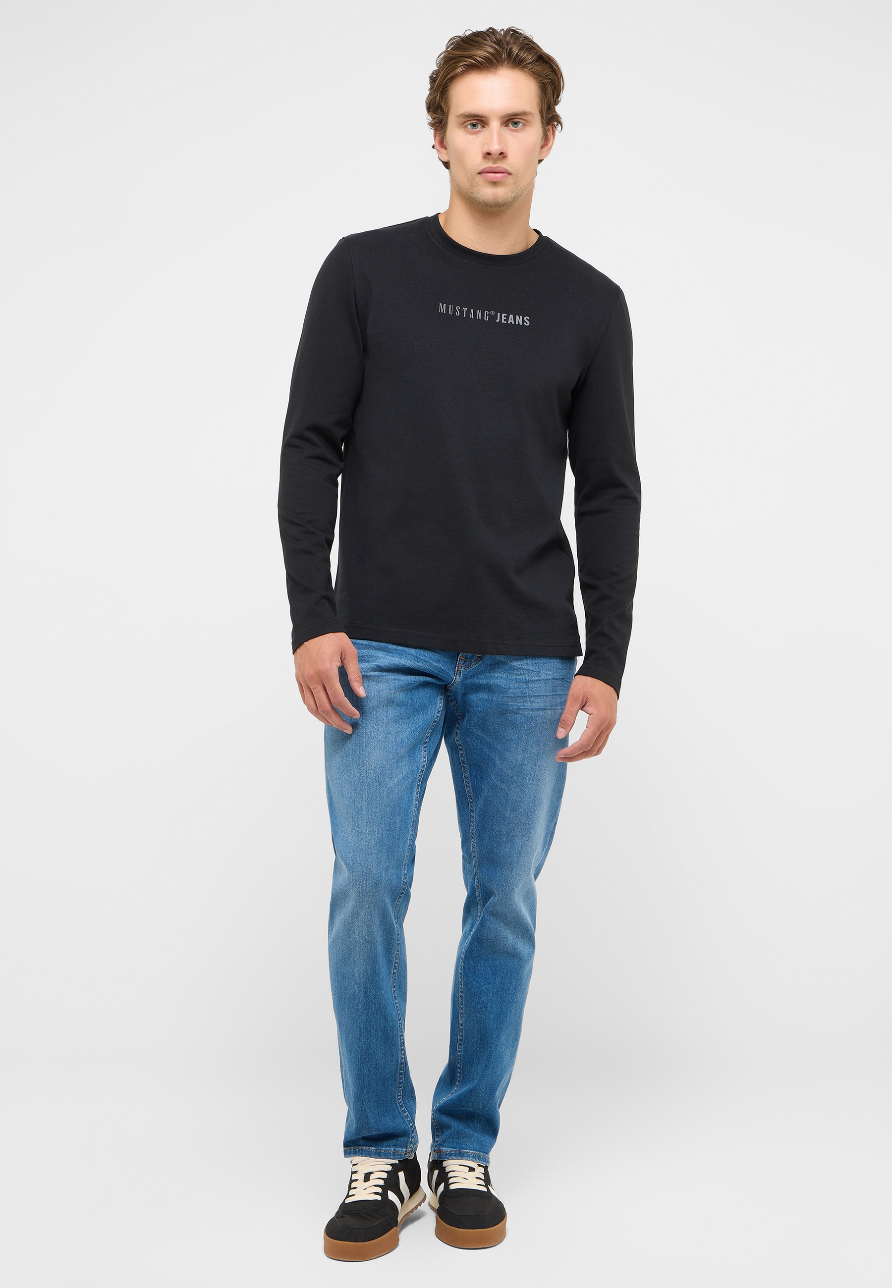 langsame, schwarz, langarmshirt, mustang jeans, blaue jeans, casual