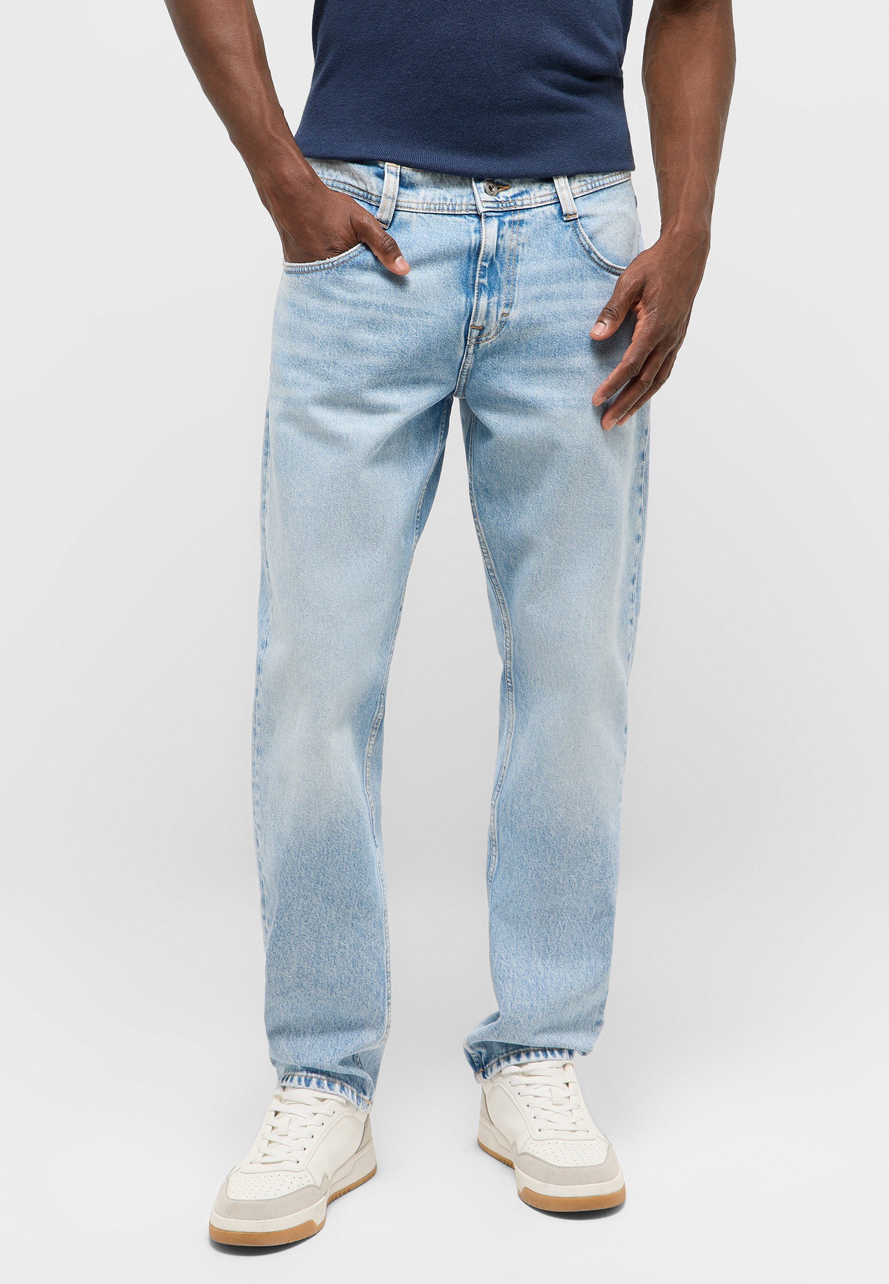 Jeans, Light wash, Straight leg, Blue denim, Casual pants