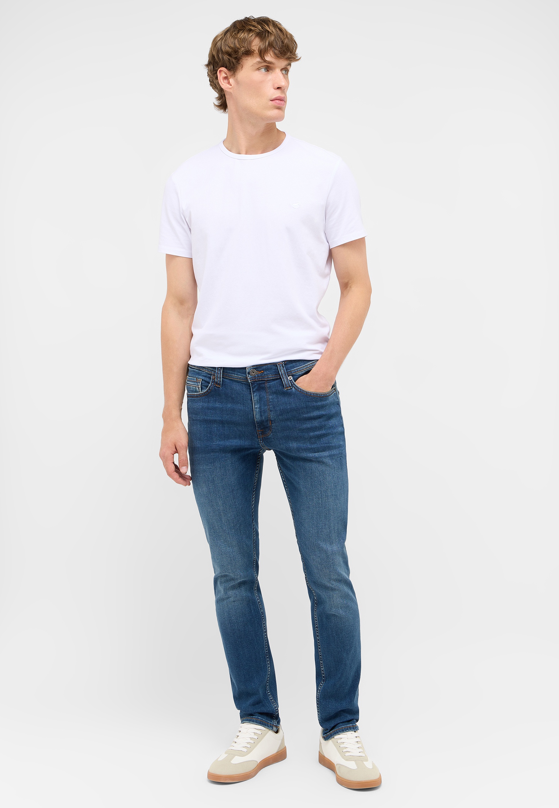Bekleidung, Hosen, Jeans, T-shirt, Person