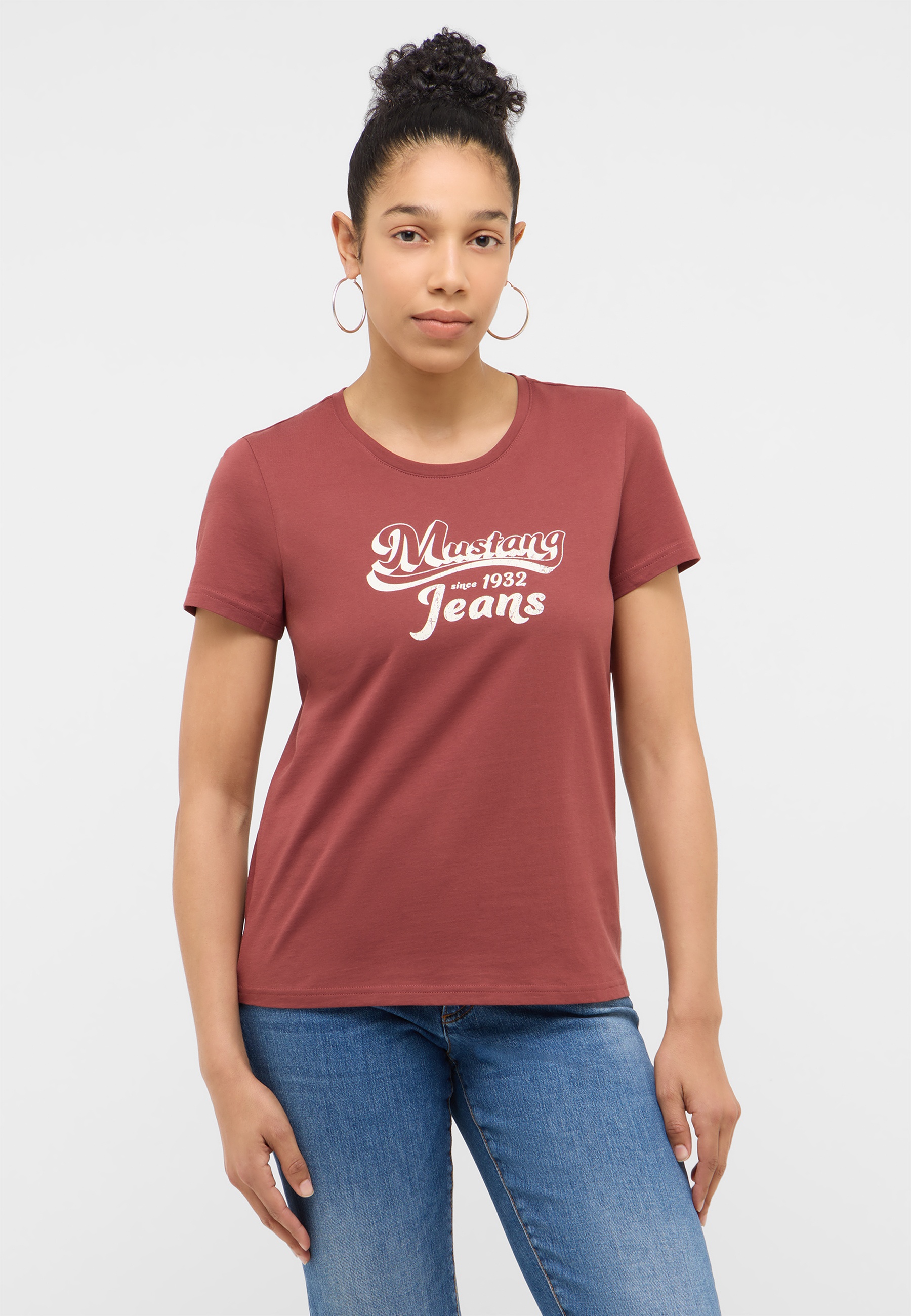 Bekleidung, T-shirt, Jeans, Hemd, Person