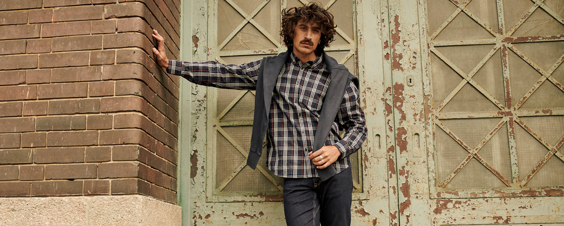 Hosen, Hemd, Mantel, Gesicht, Kopf