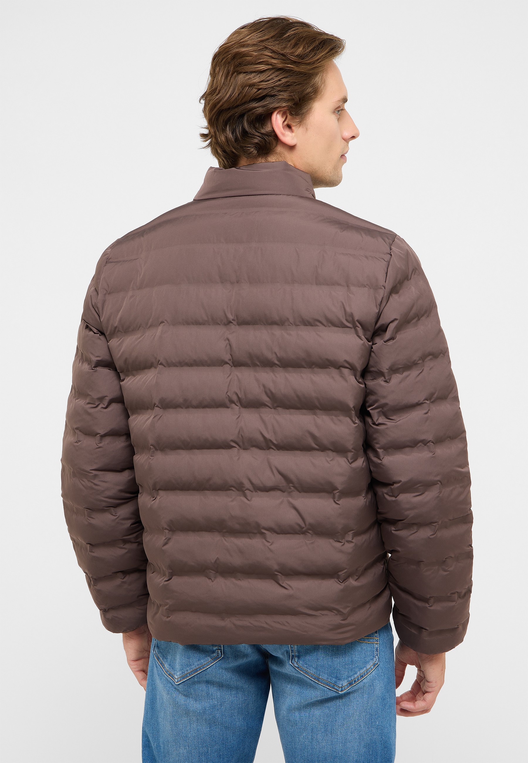 Pufferjacke, Daunenjacke, Braun, gequiltet, Rückenansicht