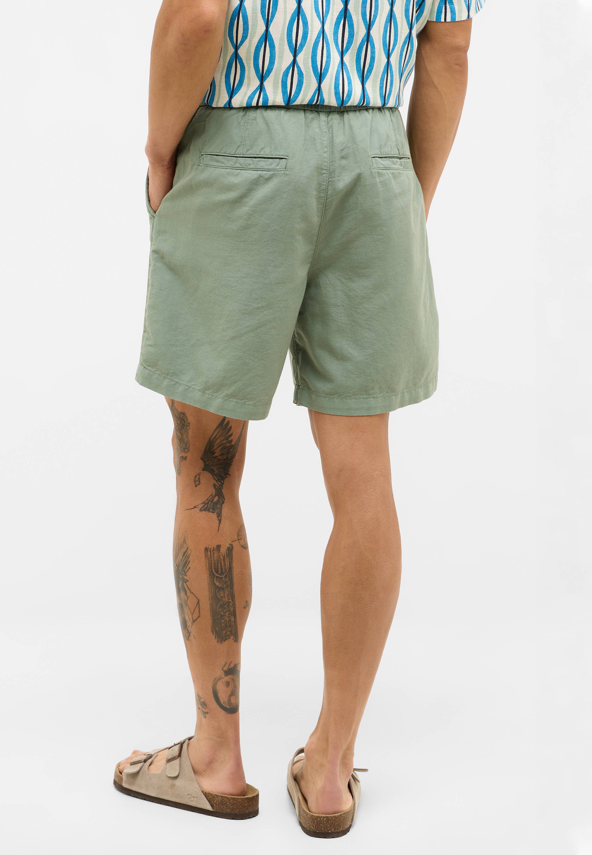 Bekleidung, Kurze Hosen, Schuhwerk, Sandale