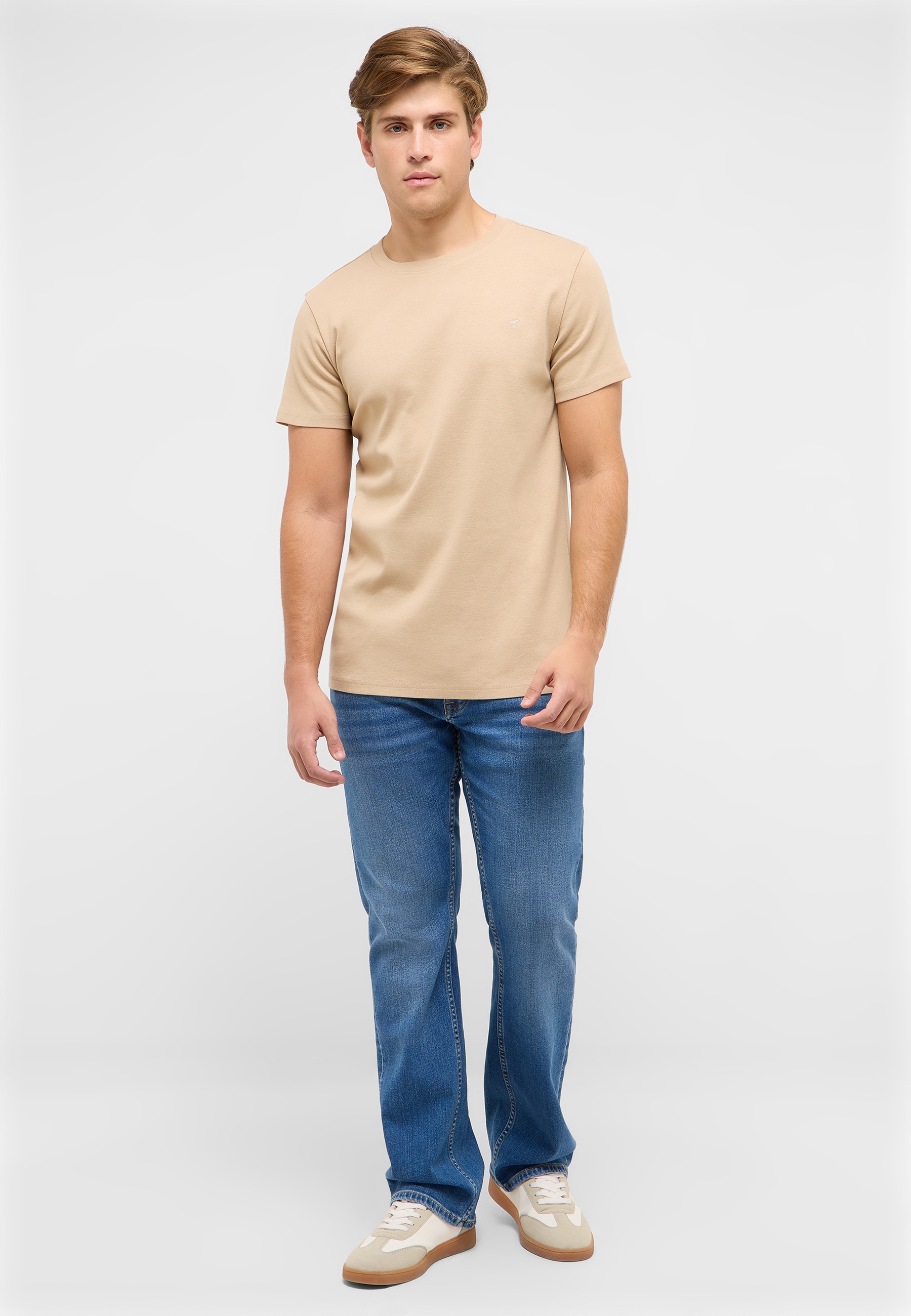 T-shirt, Hosen, Person, Stehend, Jeanshose