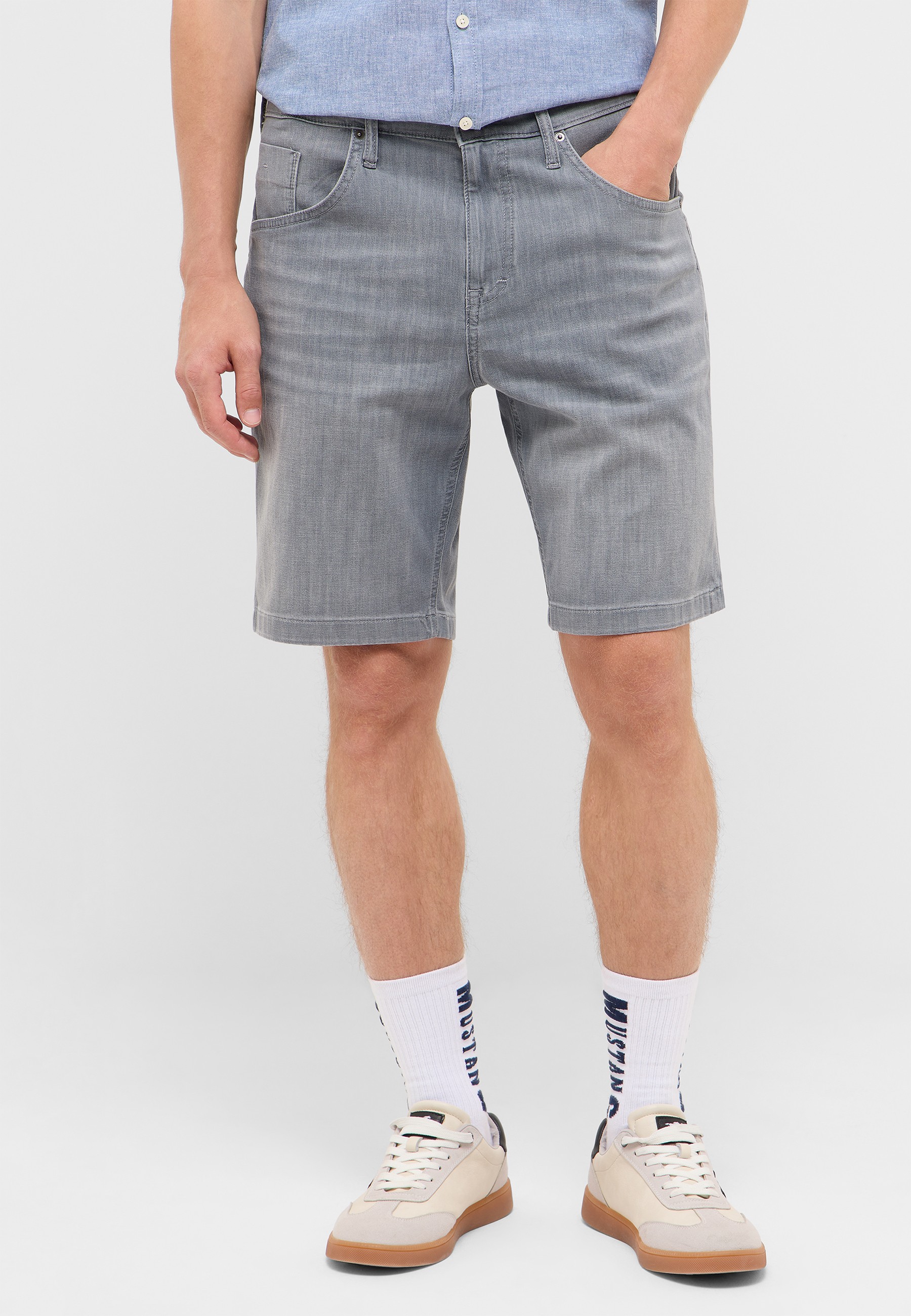 kurzehose, grau, jeans, knielang, Taschen