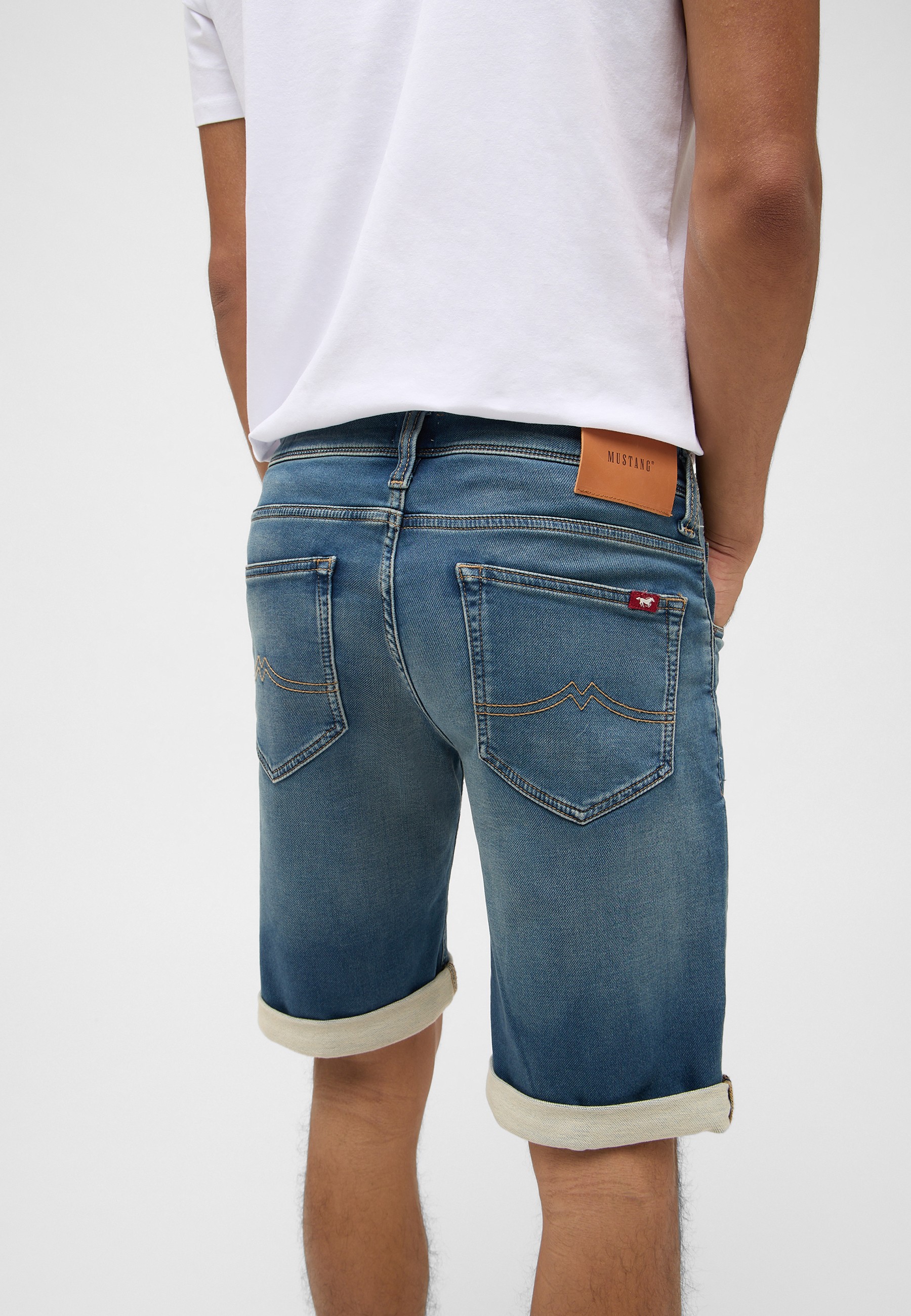 Bekleidung, Kurze Hosen, Hosen, Jeans, Person