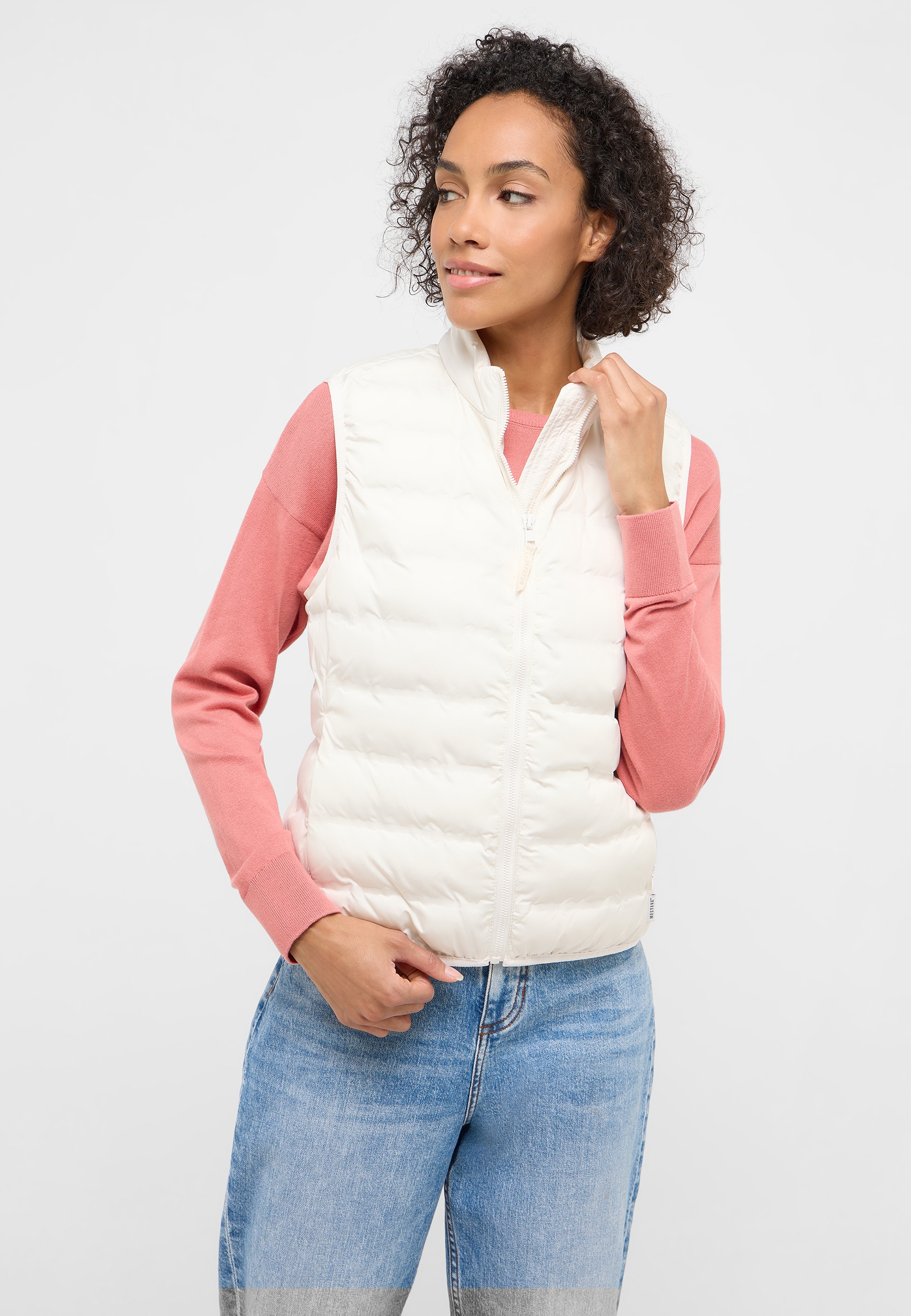 Weste, Jacke, Jeans, Person, Pullover