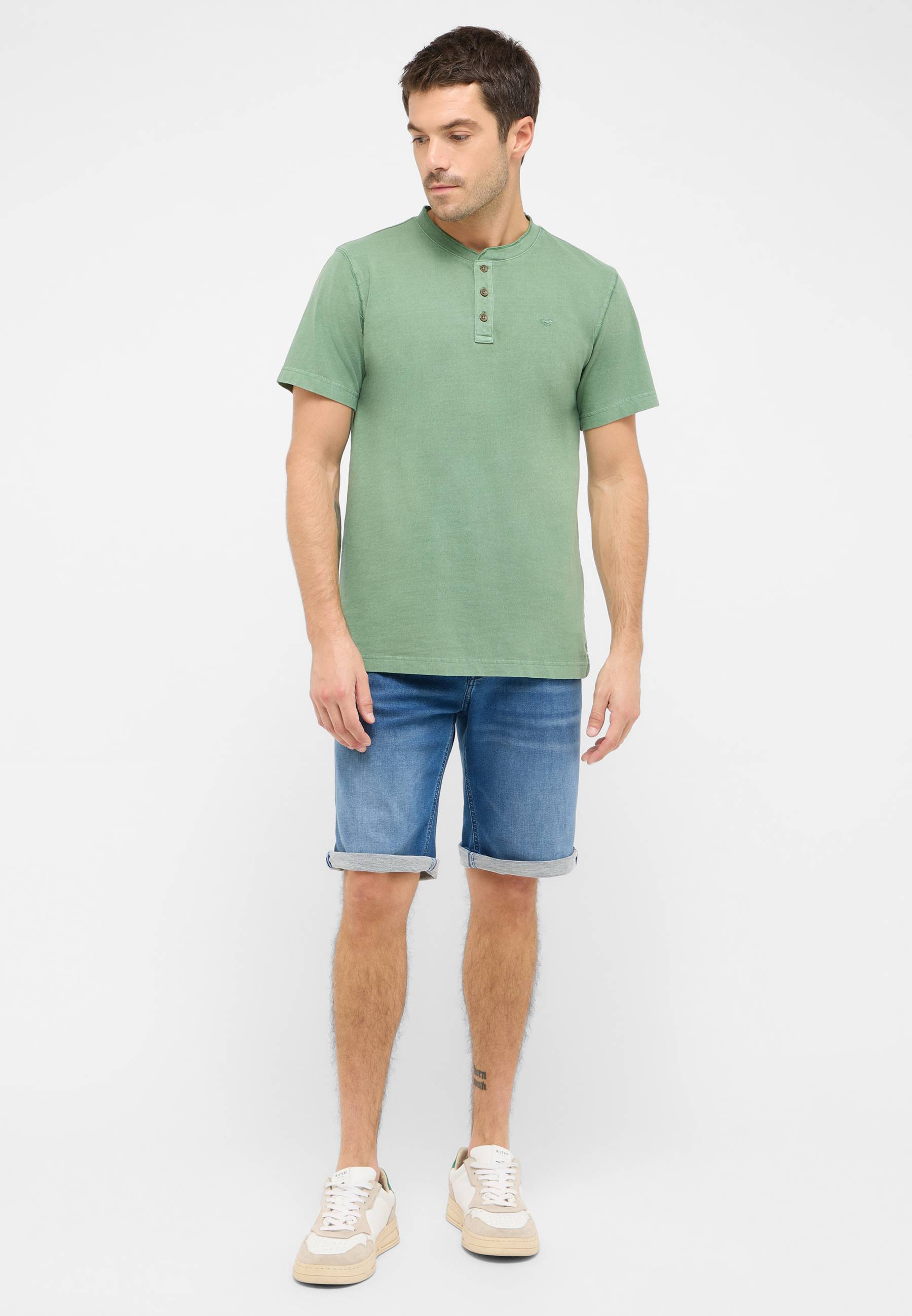 Bekleidung, Kurze Hosen, T-shirt, Person, Hemd