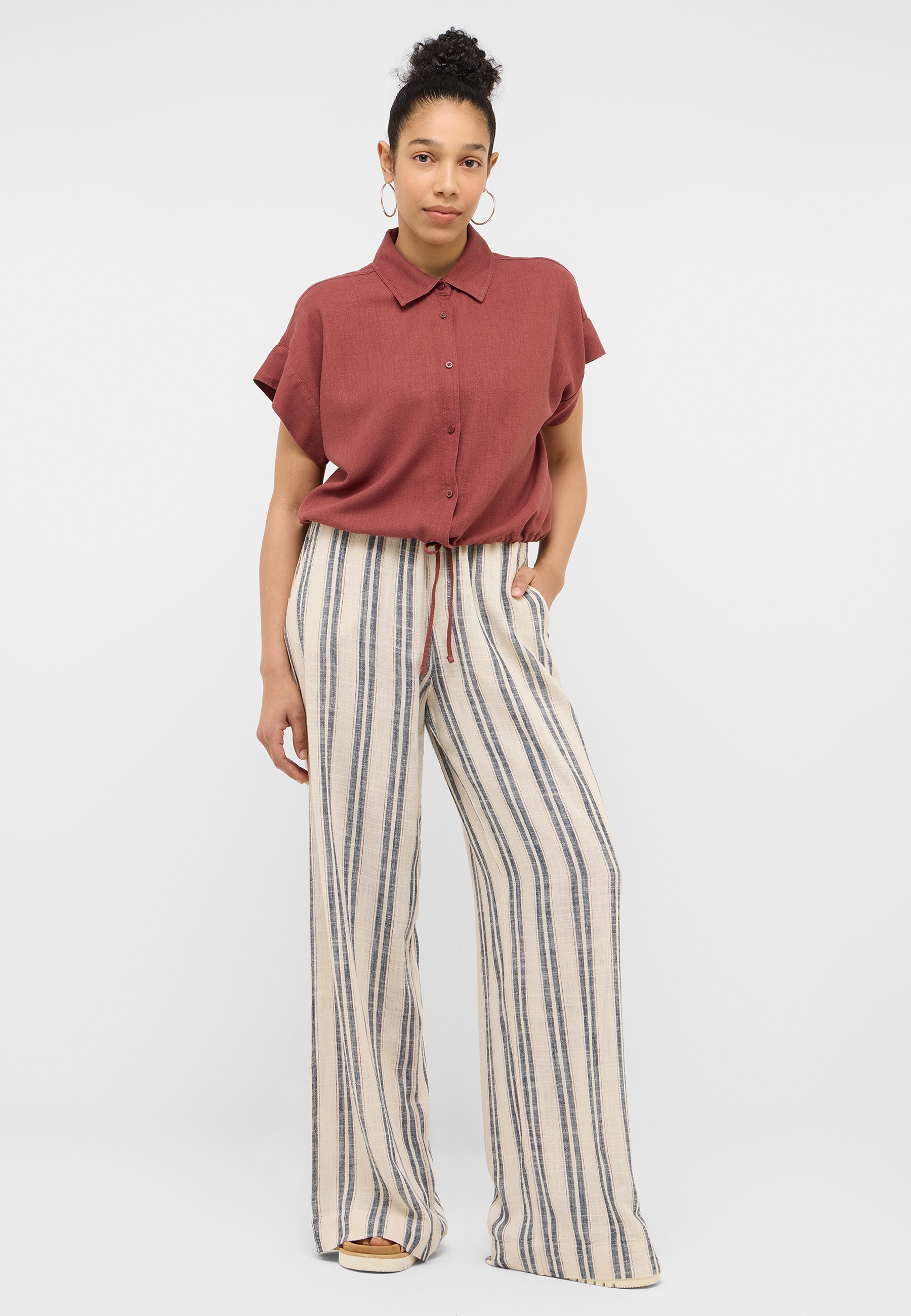 Bluse, Kurze Ärmel, Kragen, Rote/blassrote Farbe, Gestreifte Hose