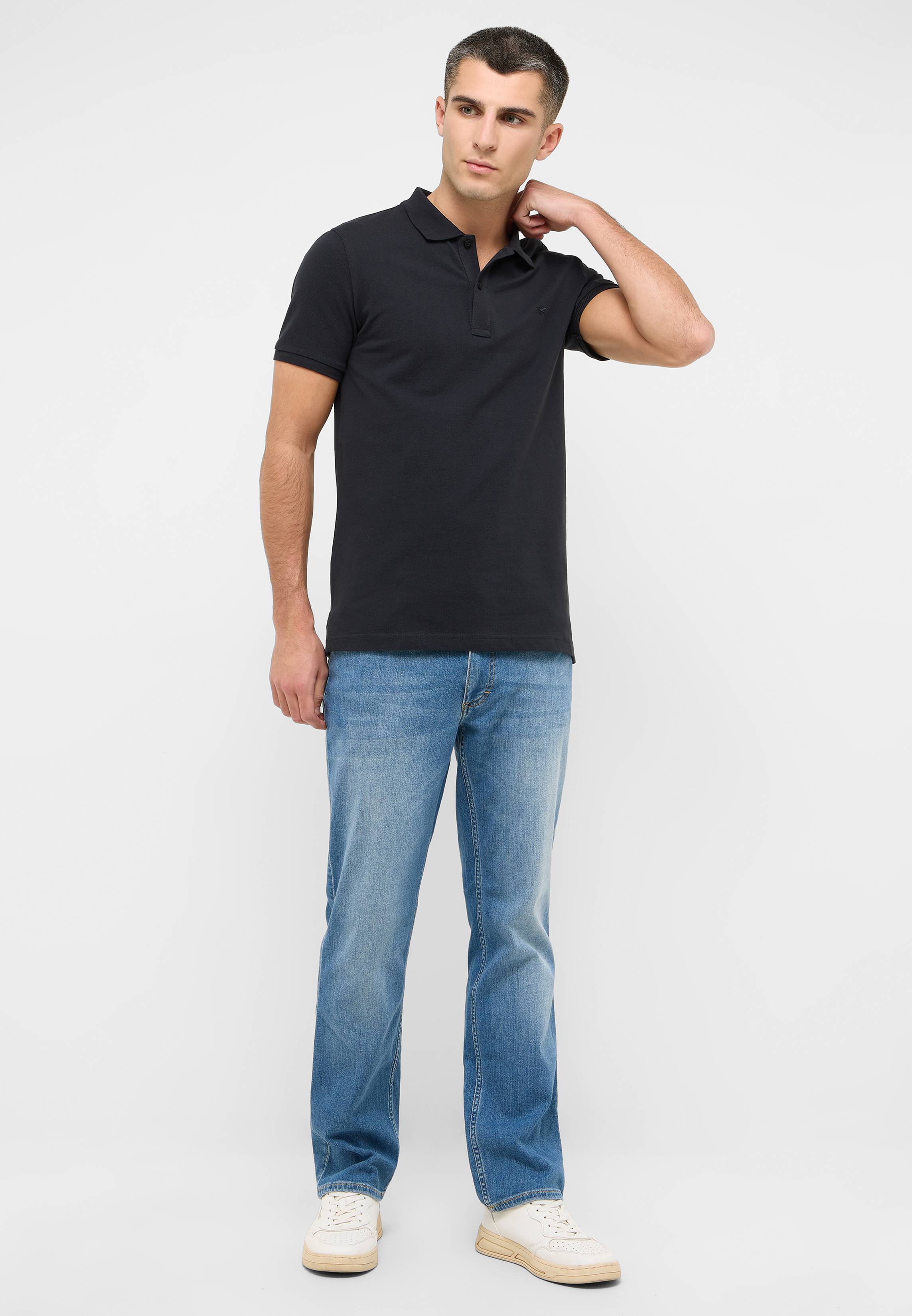 Hosen, T-shirt, Erwachsener, Mann, Person