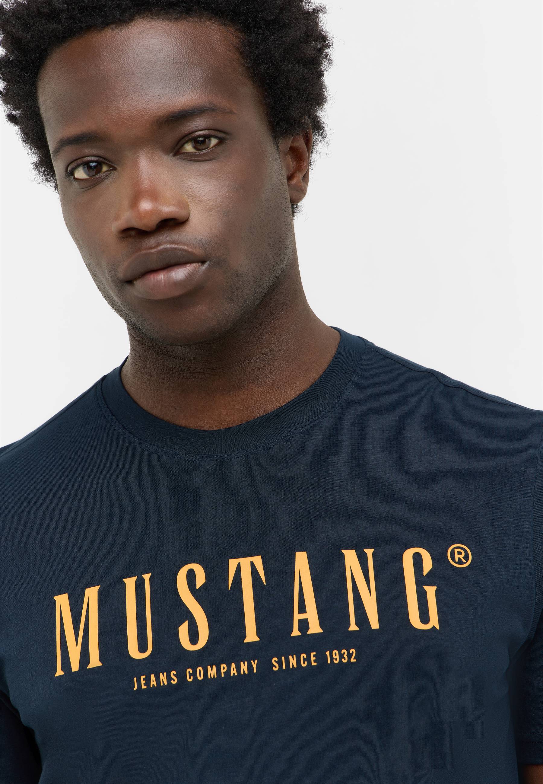 T-shirt, Gesicht, Kopf, Hals, Portrait