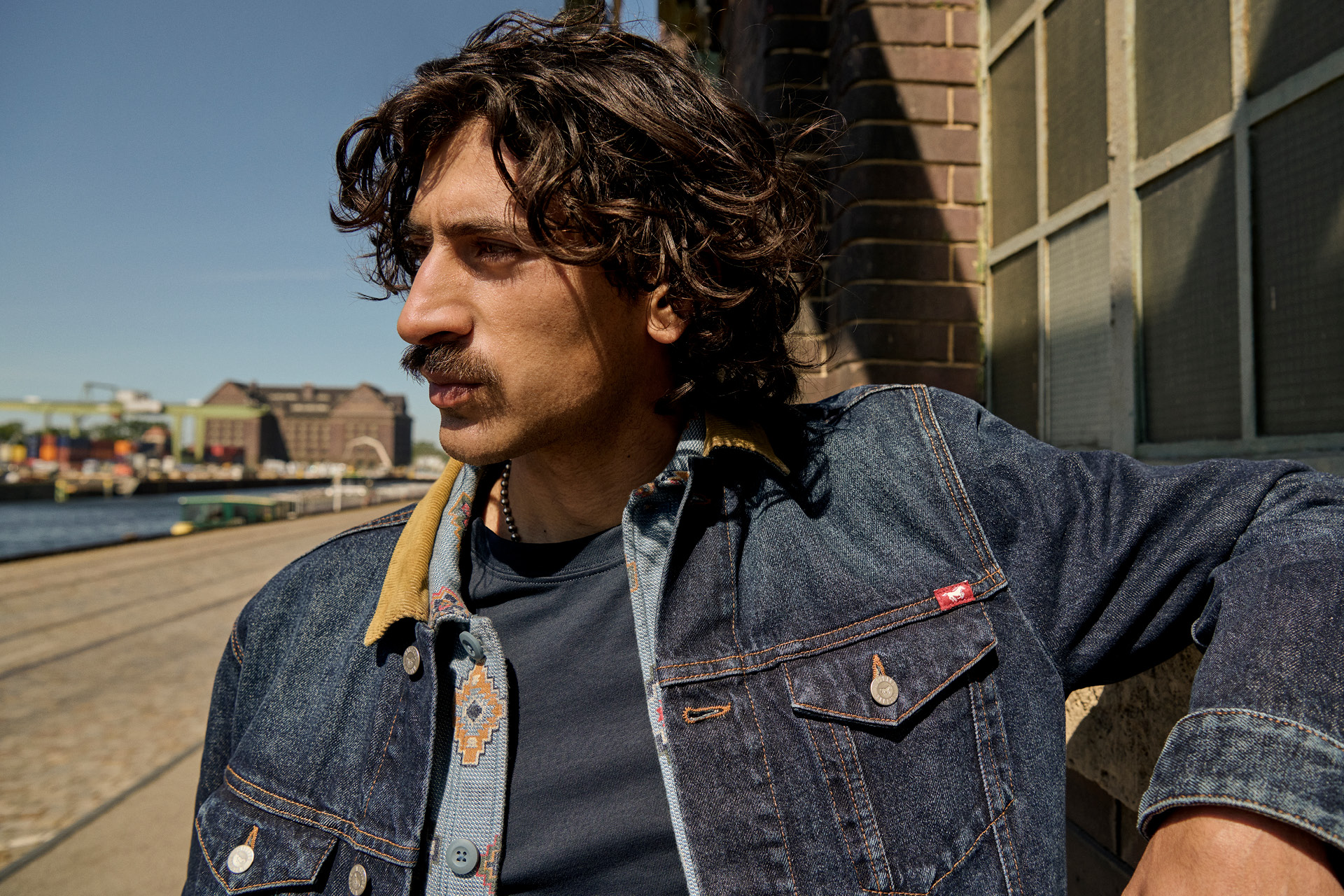 Mantel, Jacke, Hosen, Person, Jeans