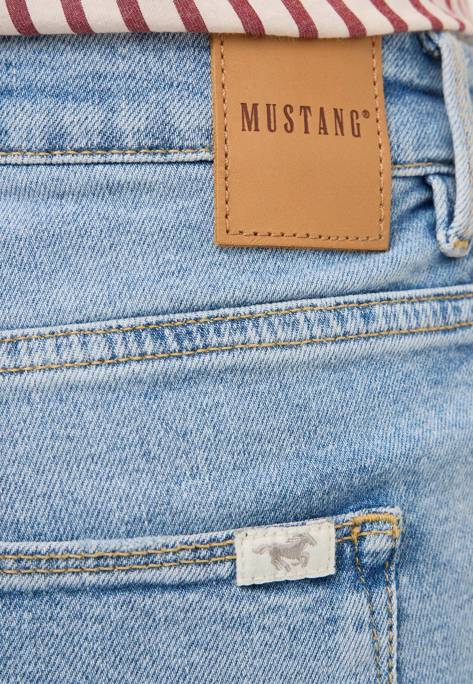 Jeans, Denim, Hinterhose, Lederetikett, Mustang-Etikett