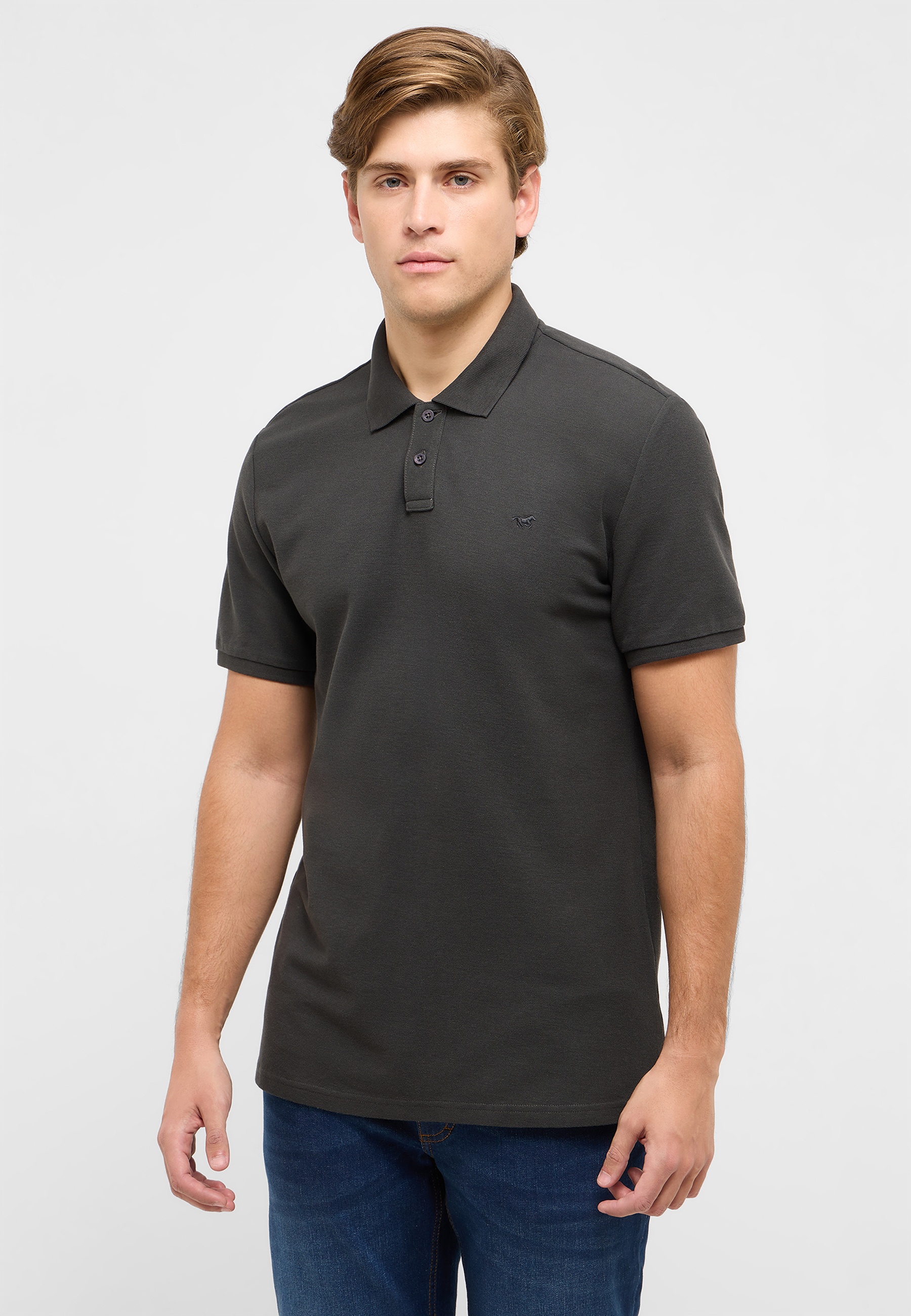 T-shirt, Hemd, Jeanshose, Mann, Person