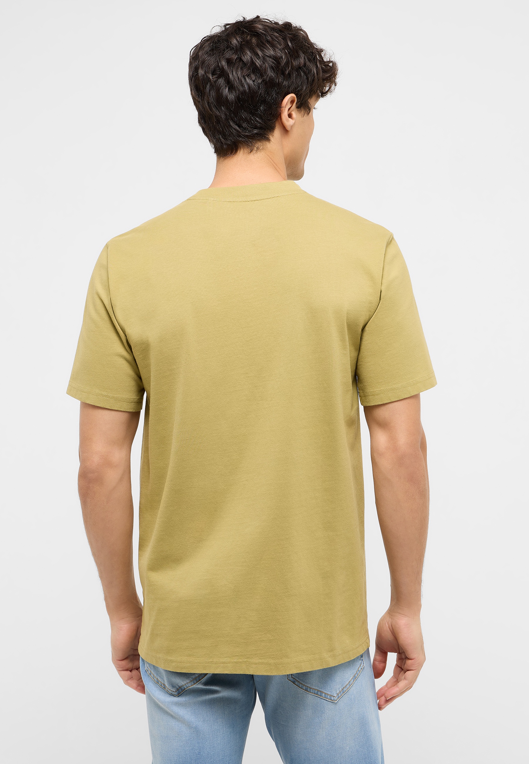 T-shirt, Jeans, Erwachsener, Mann, Person