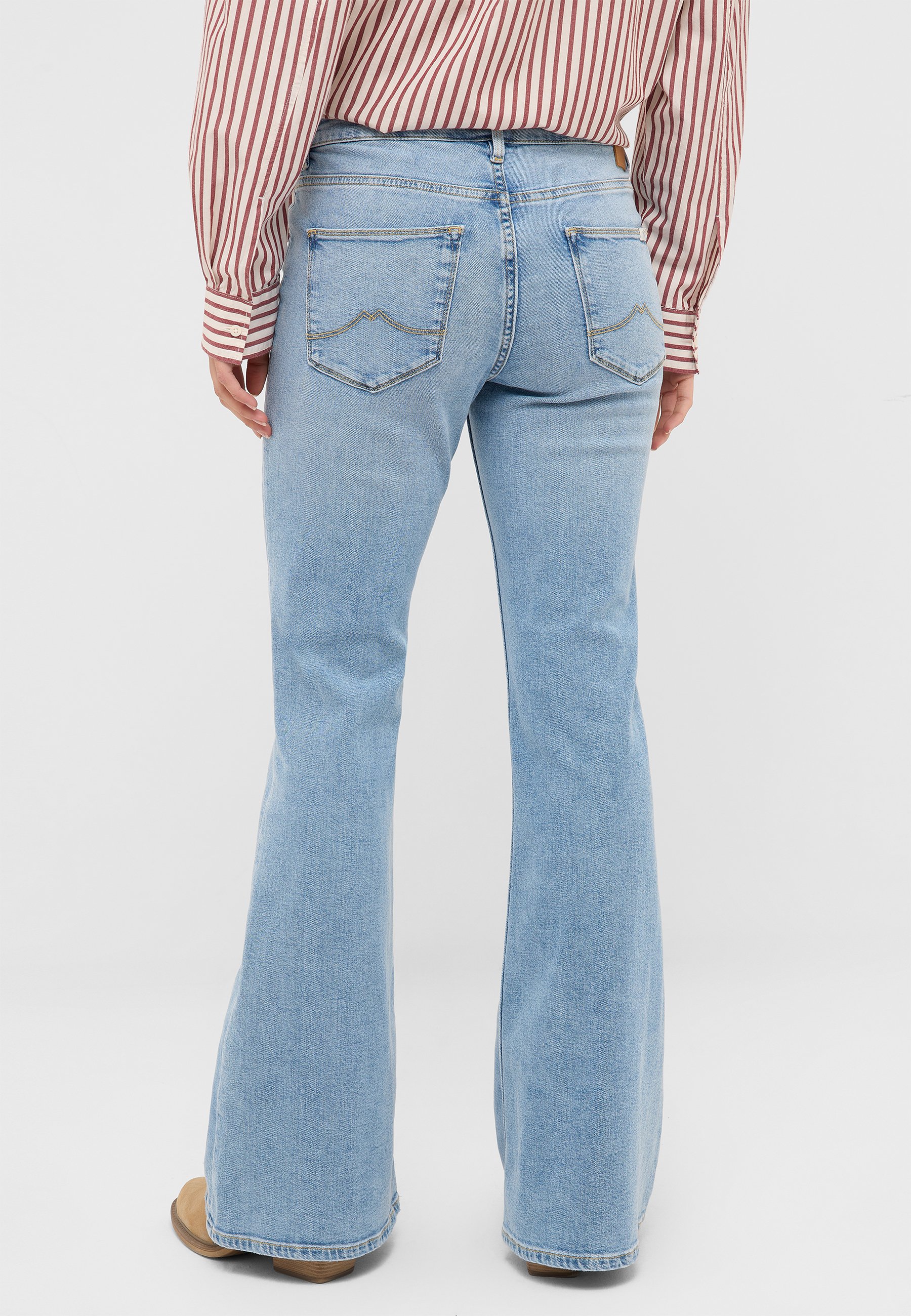 jeans, Flare, Rückentaschen, leichte Waschung, Denim
