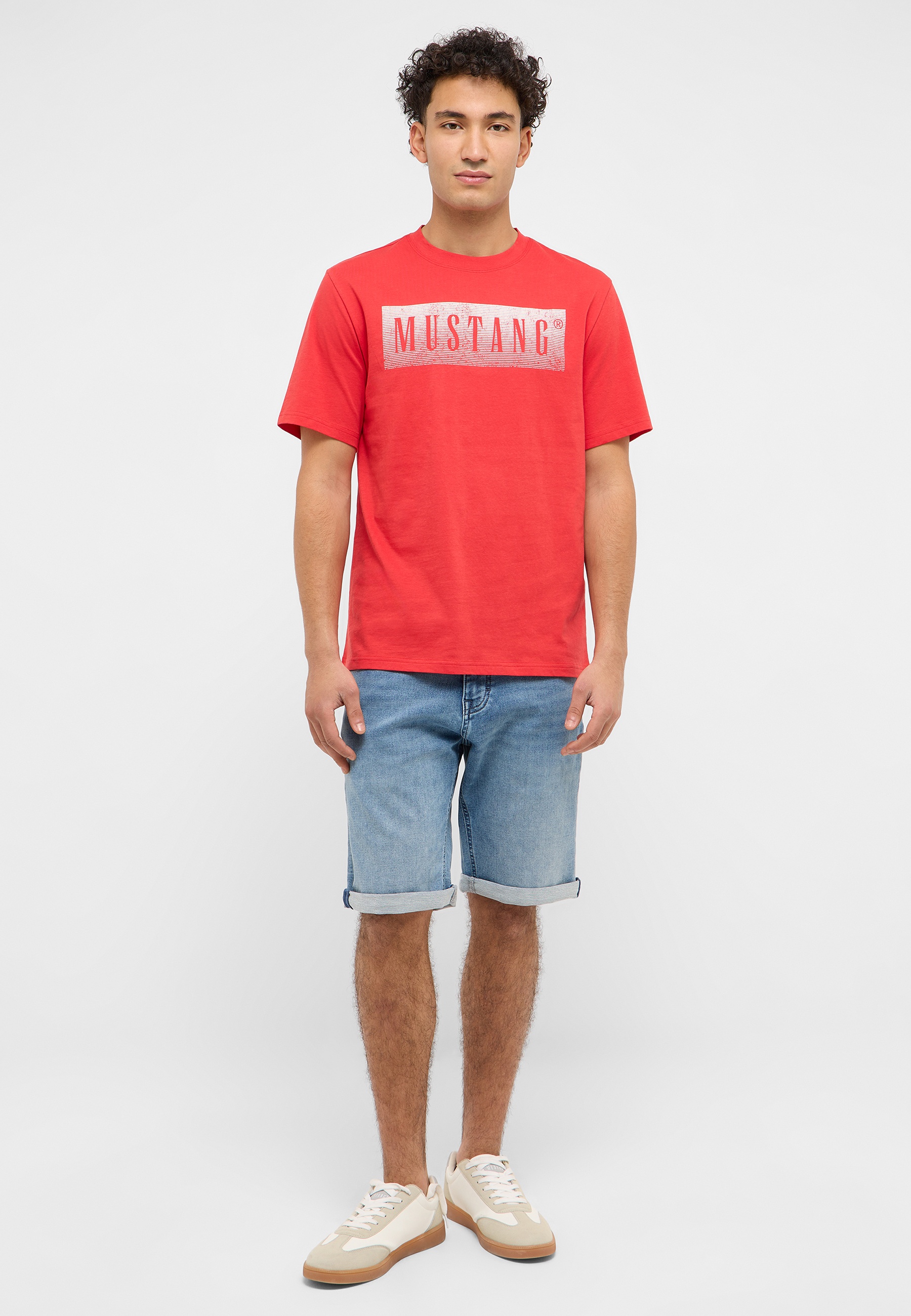 T-shirt, Kurze Hosen, Junge, Person, Jugendlich