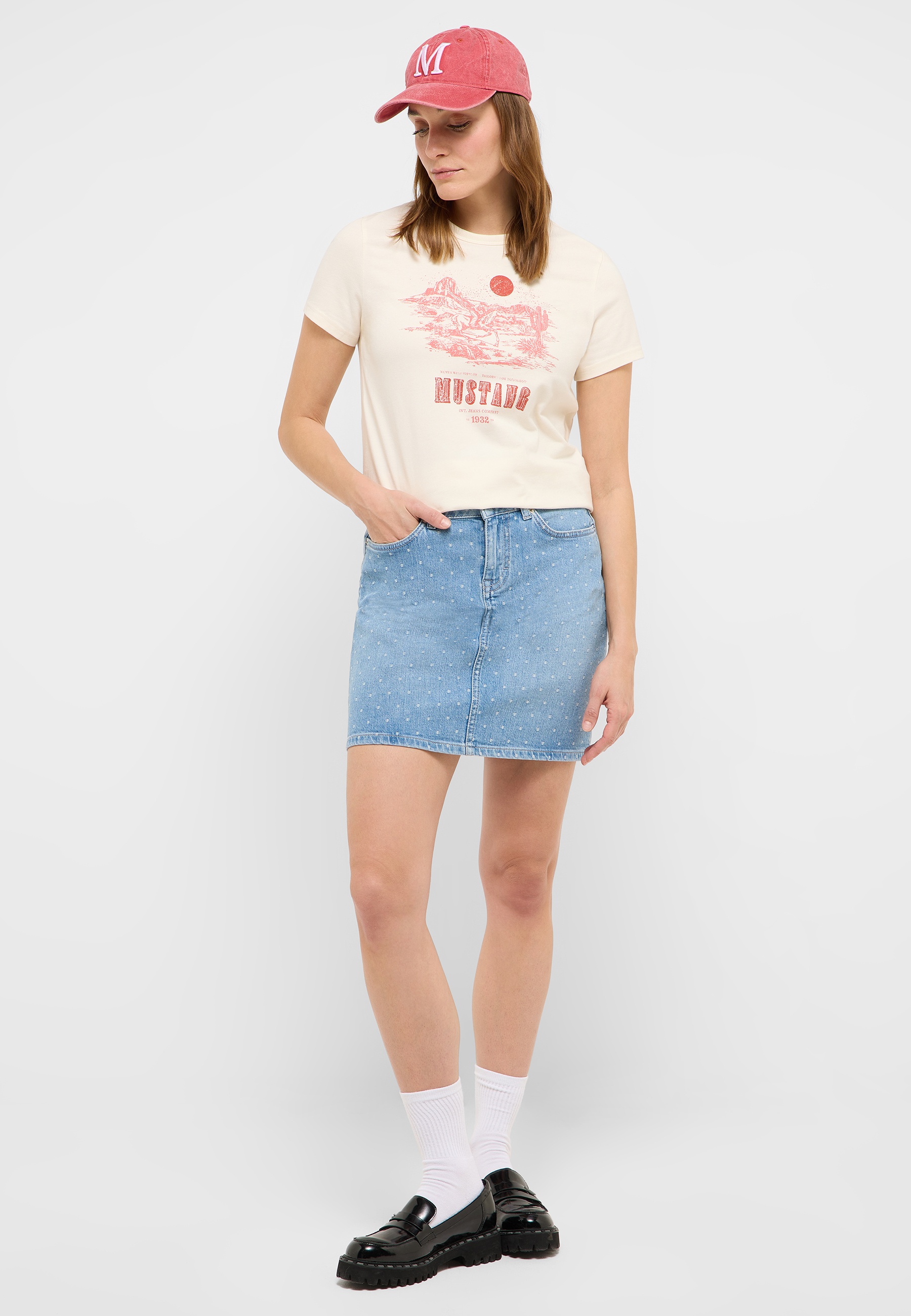 Kurze Hose, Rock, Baseball-Kappe, Person, Jugendlich