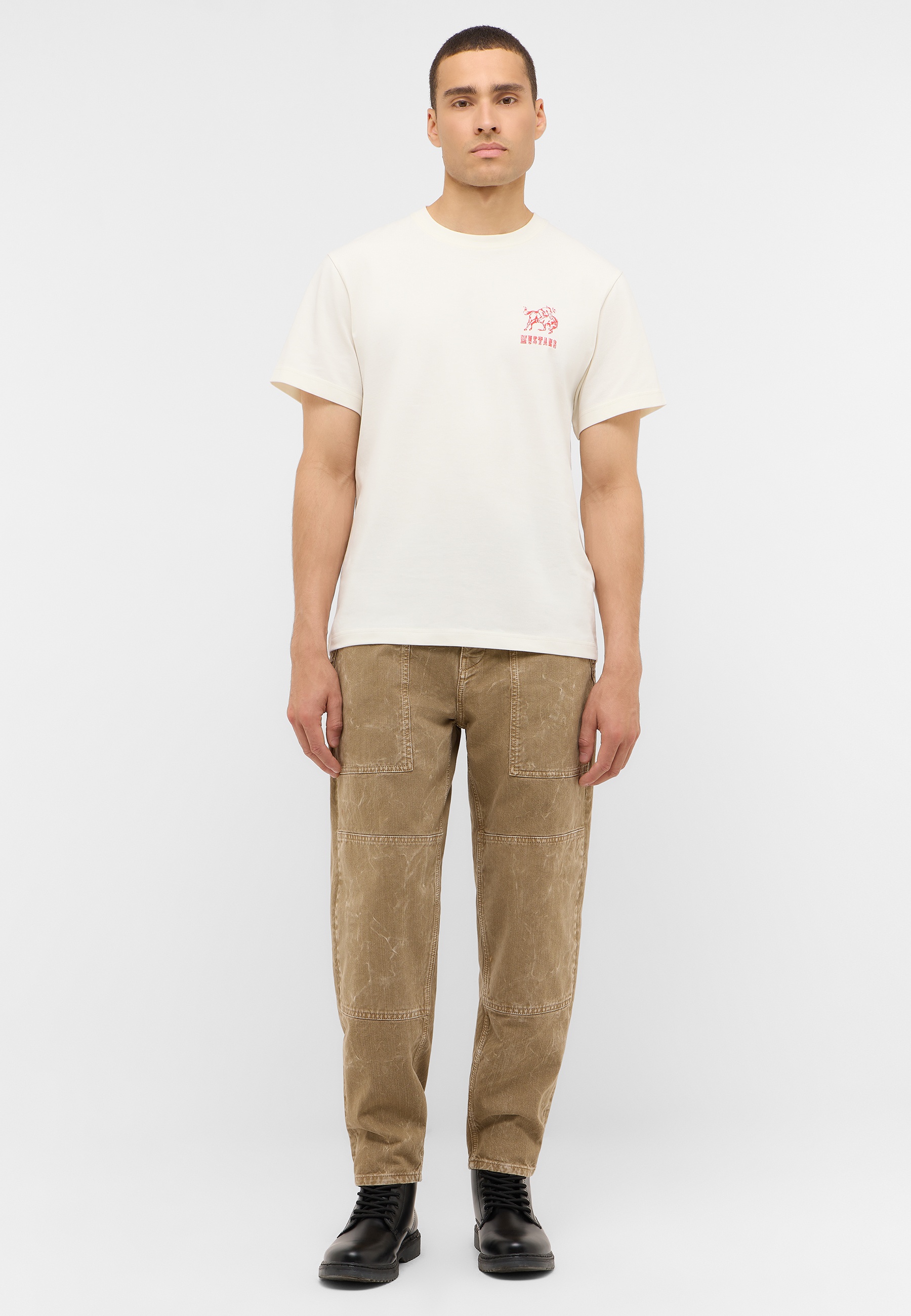 T-shirt, Person, Stehend, Hosen, Leinen