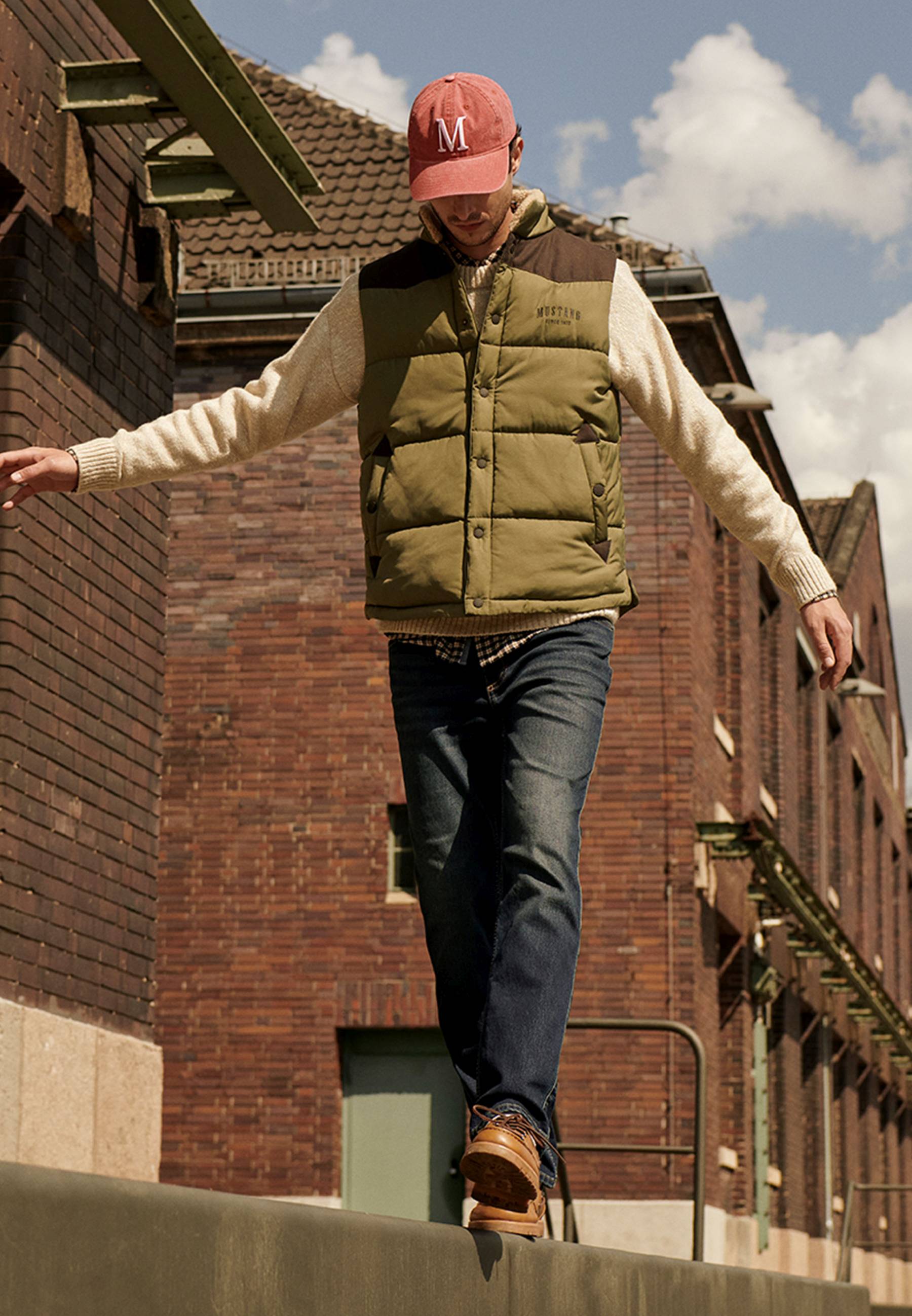 Hosen, Backstein, Jacke, Jeans, Mütze