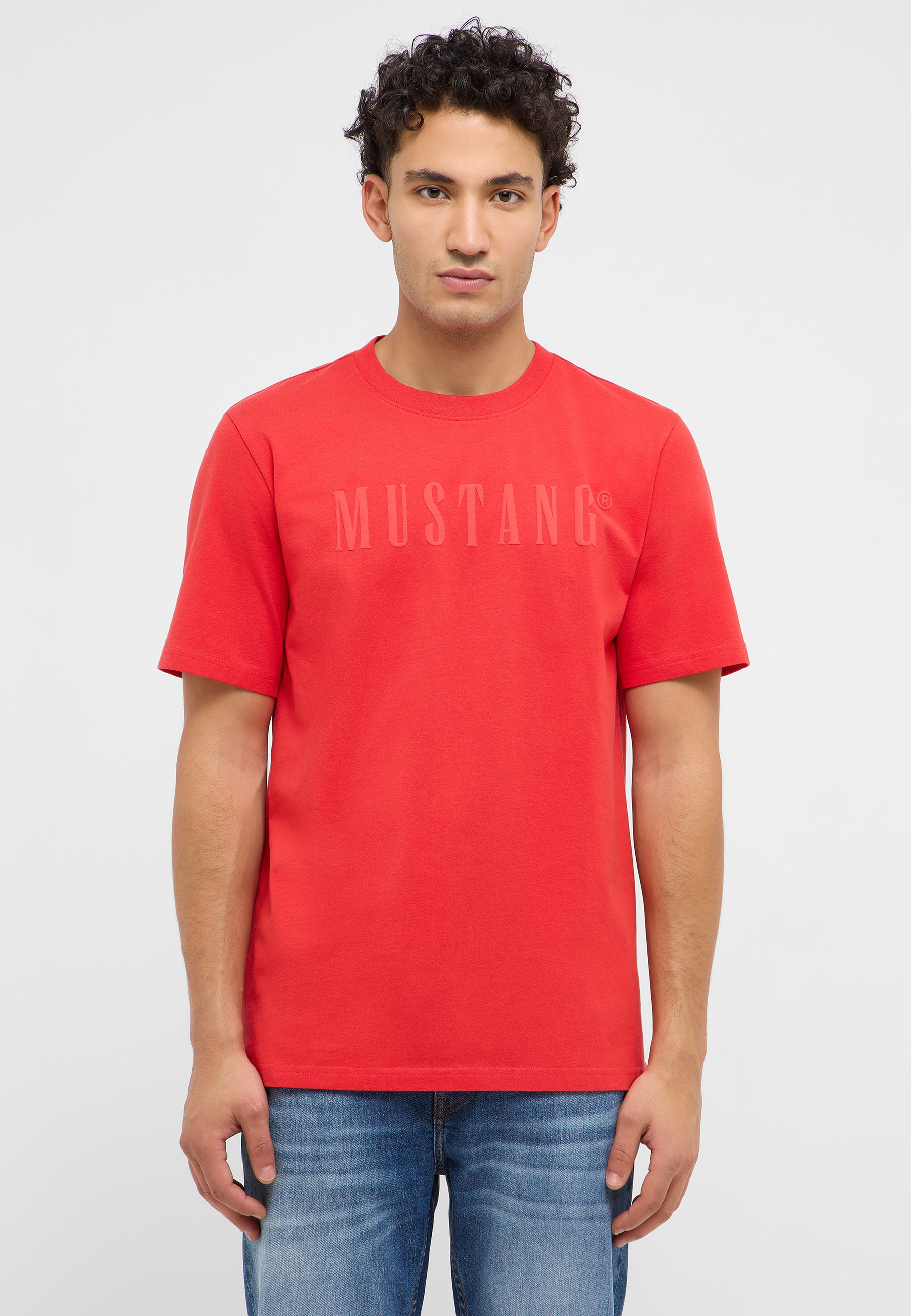 T-shirt, Person, Jeans, Hemd, Ärmel