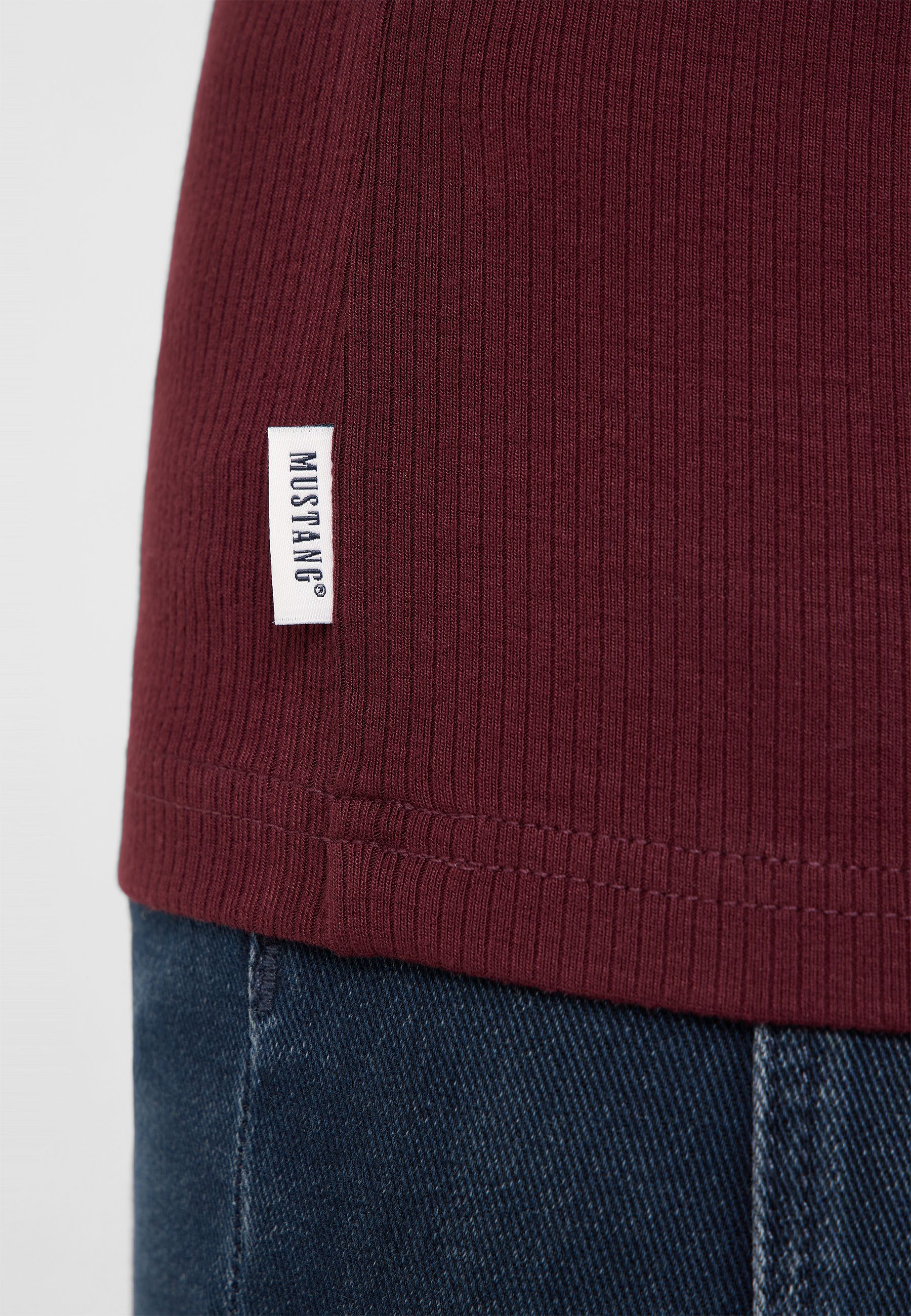 Mütze, Hut, Kastanienbraun, Pullover, Jeanshose