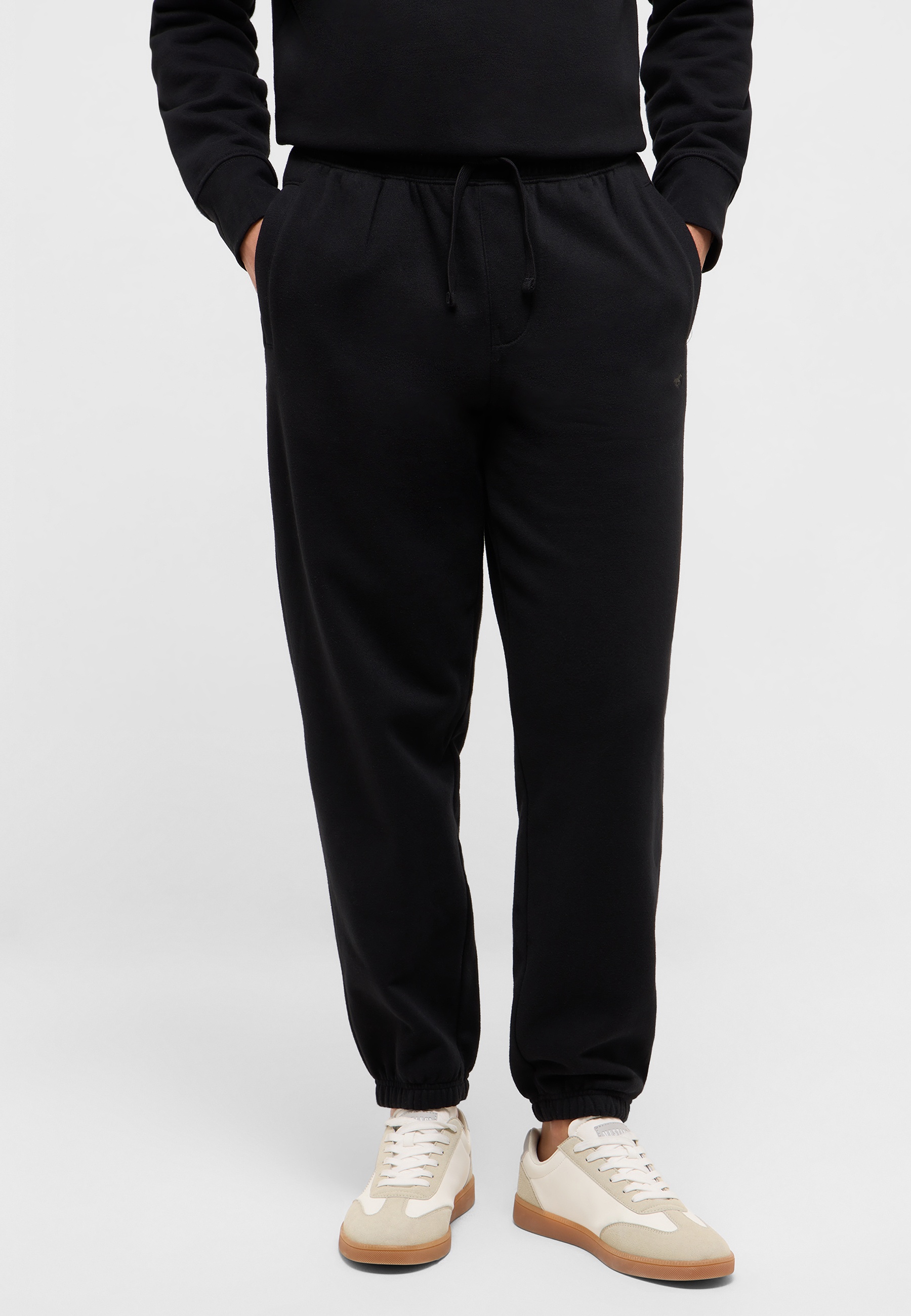 Hosen, Schuh, Erwachsener, Mann, Person