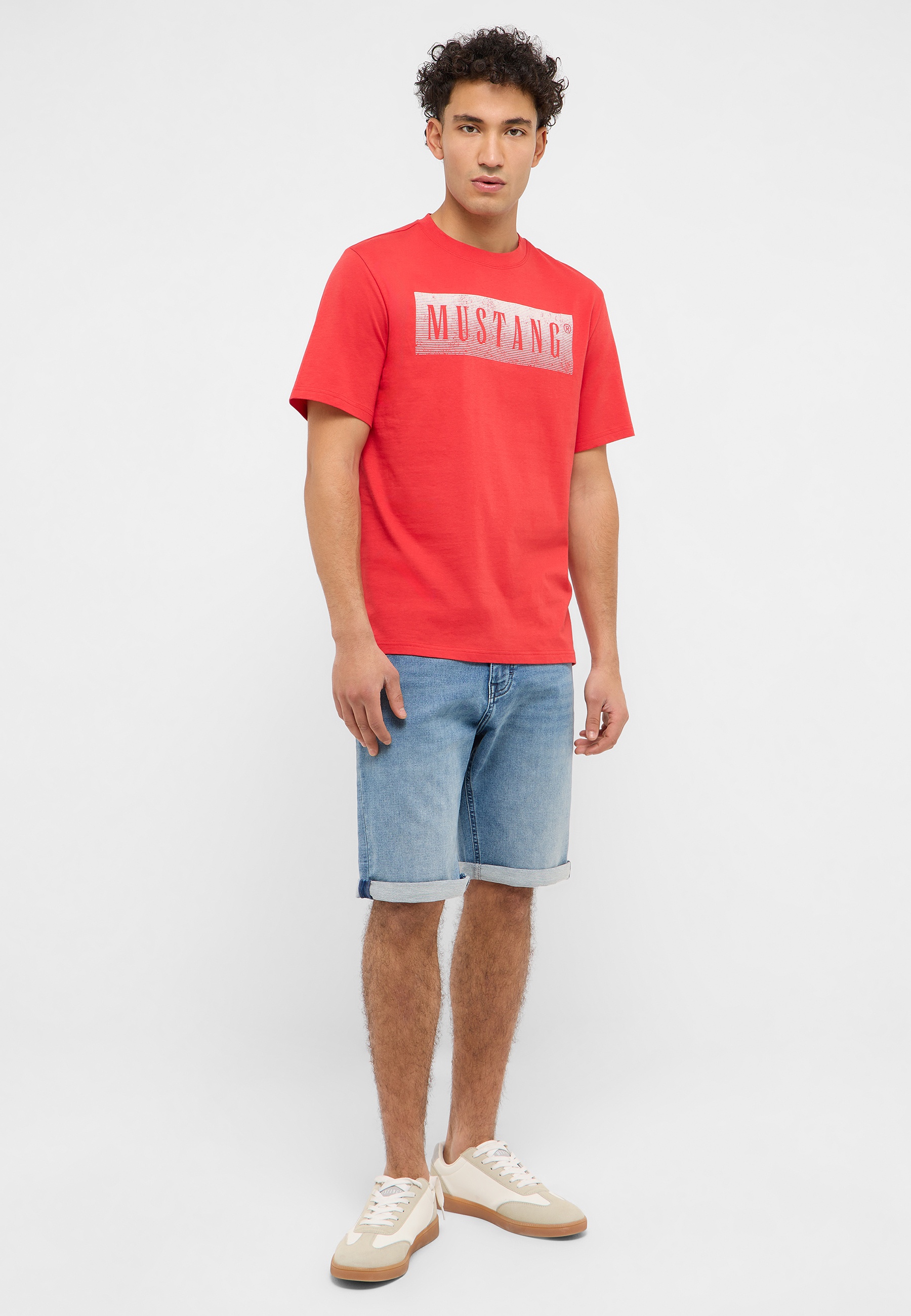 T-shirt, Kurze Hosen, Junge, Person, Jugendlich