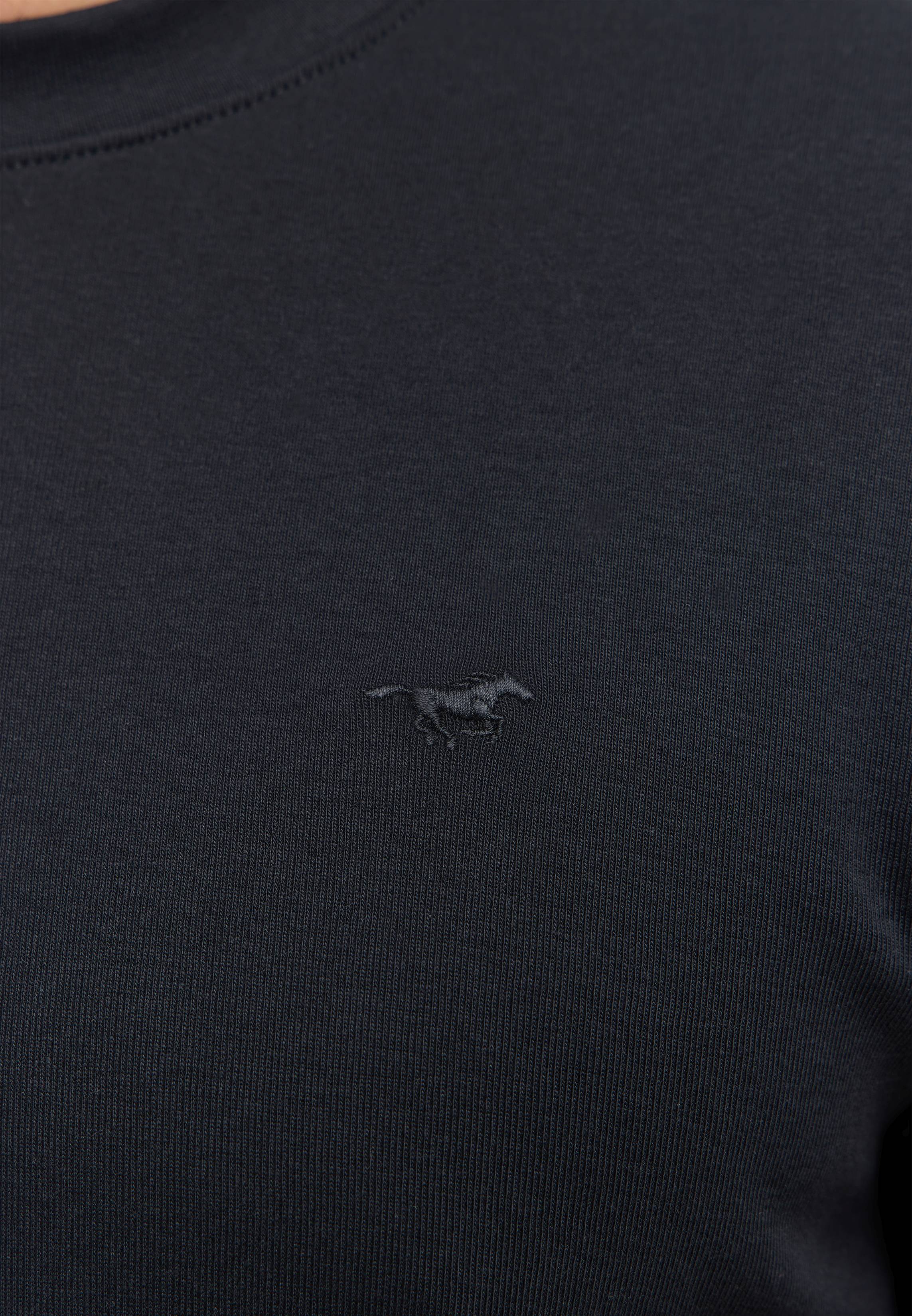 Bekleidung, T-shirt, Langarm, Logo, Person