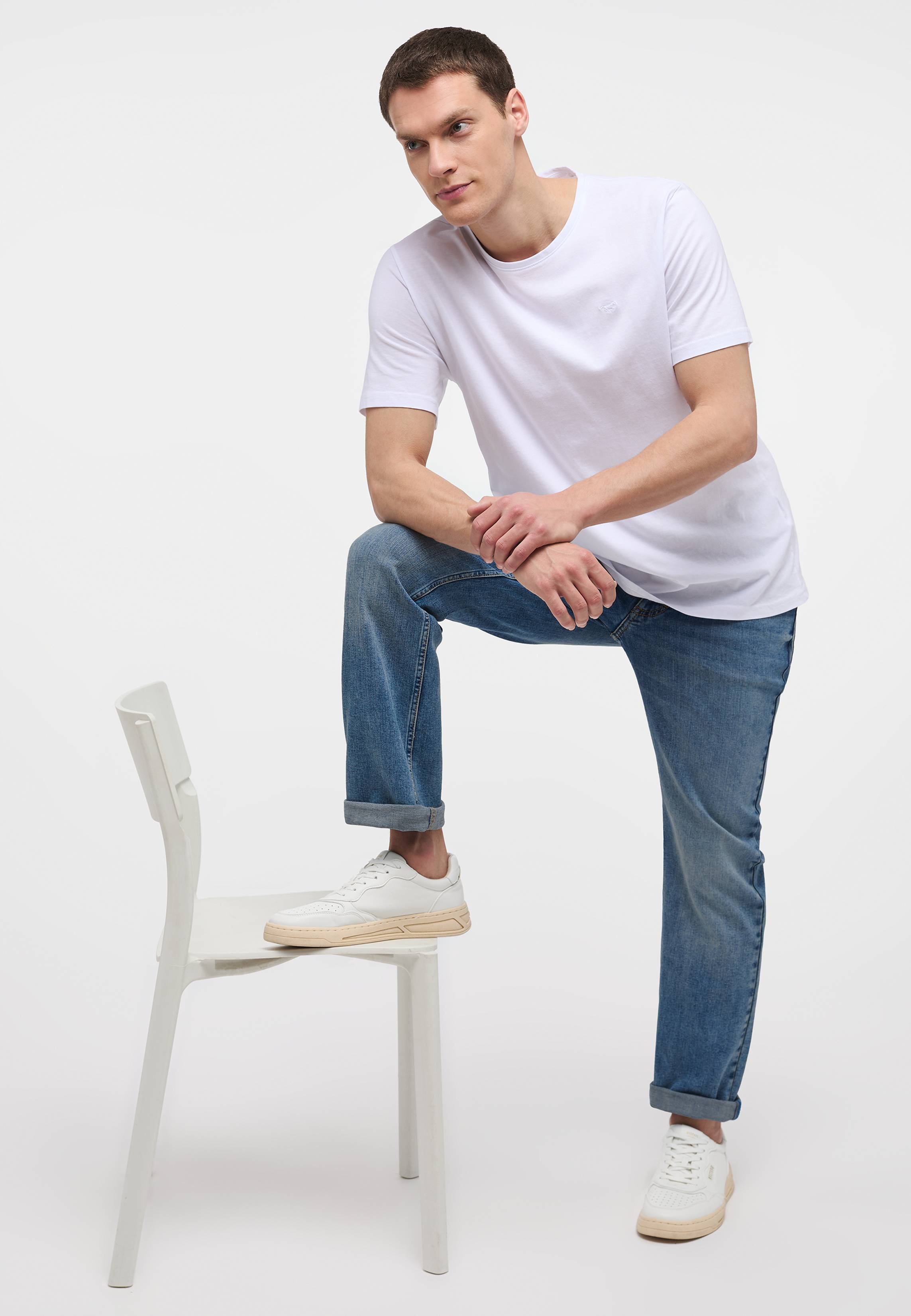 Person, Sitzen, Hosen, Erwachsener, Mann