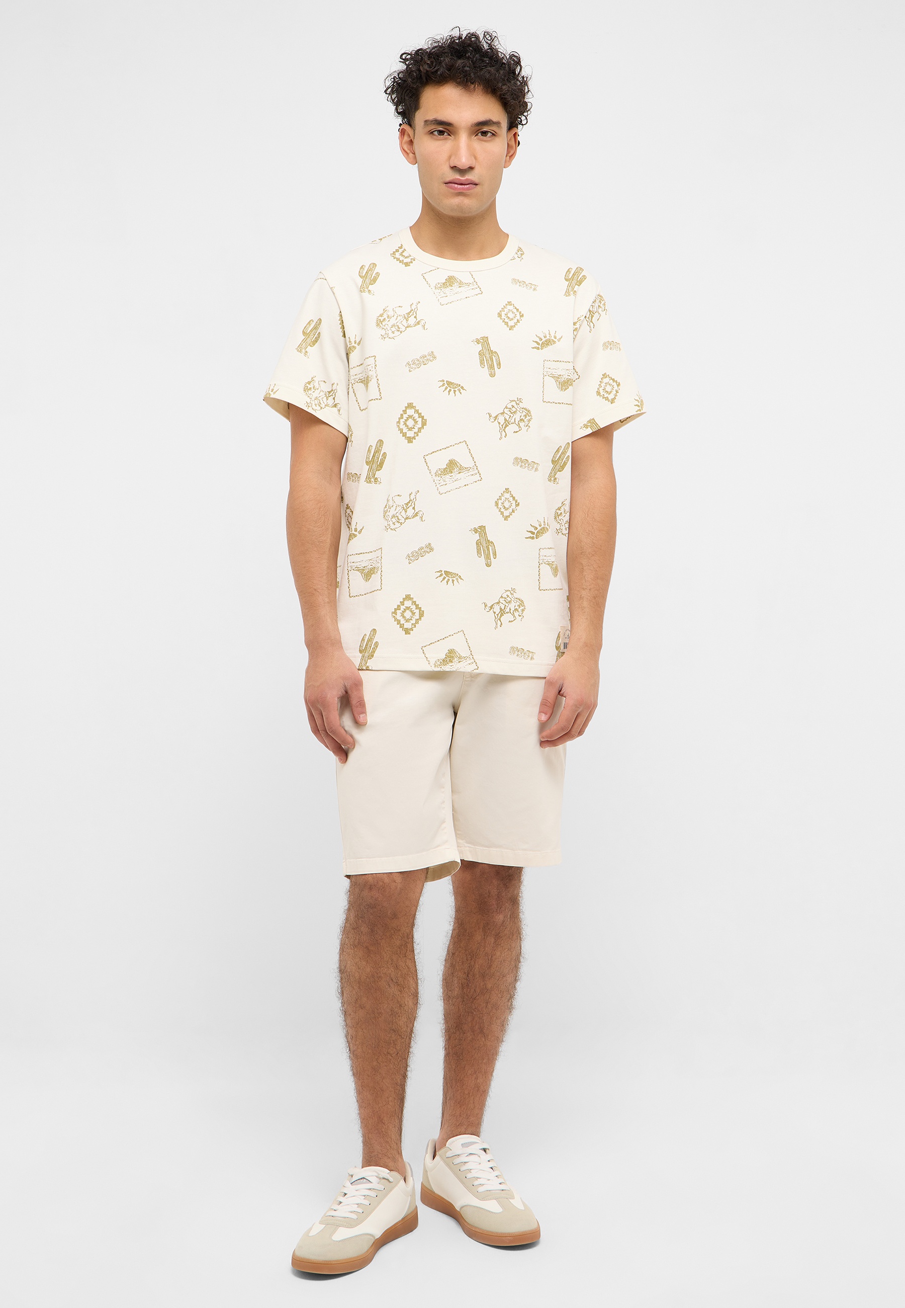 Bekleidung, Kurze Hosen, Person, Strandmode