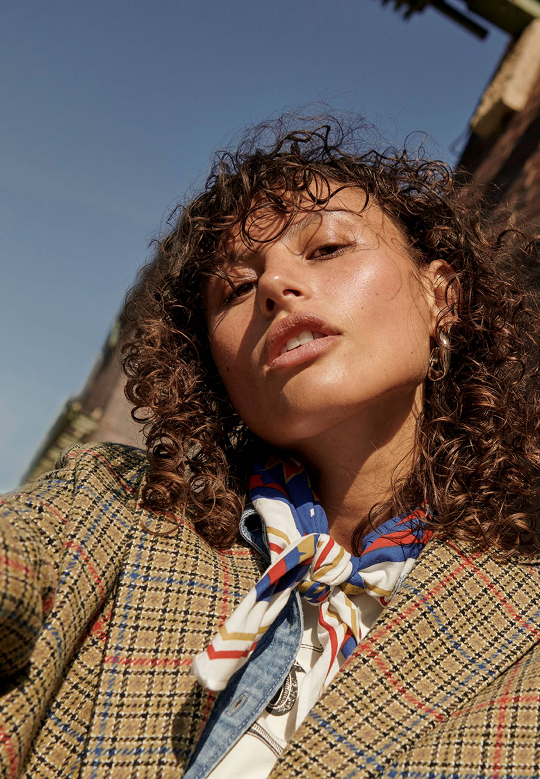 Person, Halstuch, Gesicht, Kopf, Haar