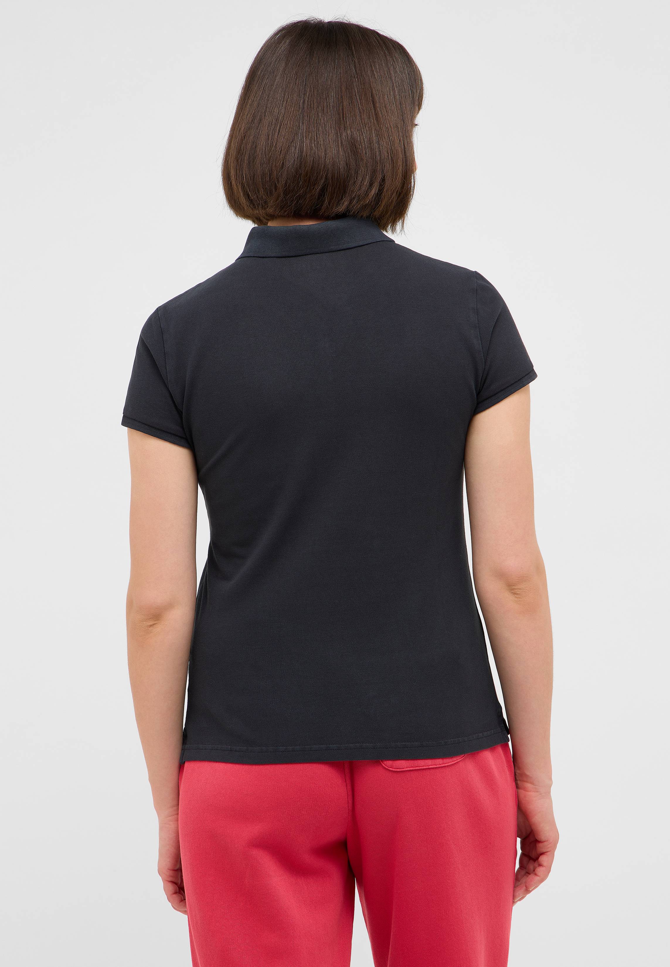 Bekleidung, T-shirt, Person, Ärmel, Hemd