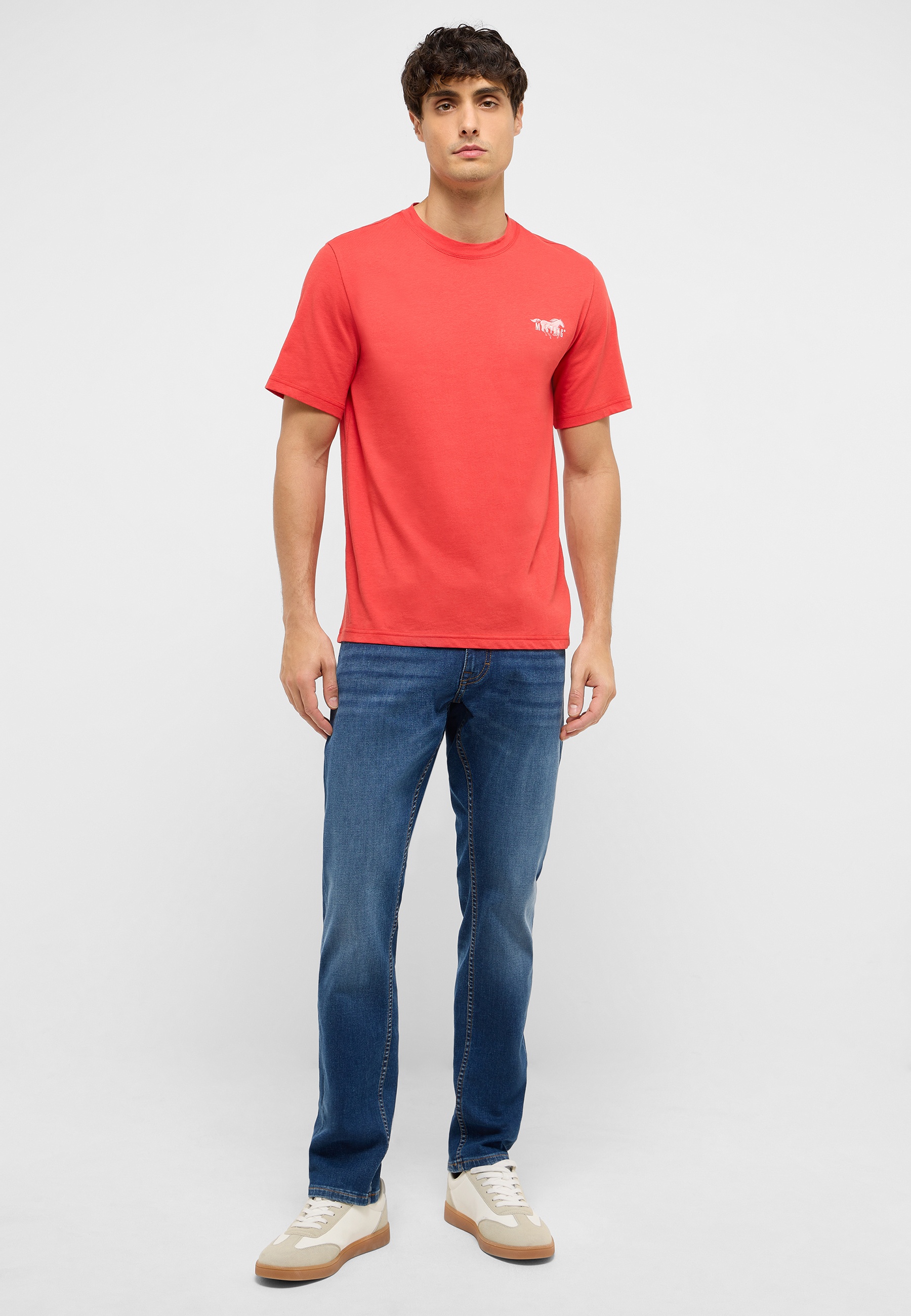 T-shirt, Hosen, Person, Stehend, Jeanshose