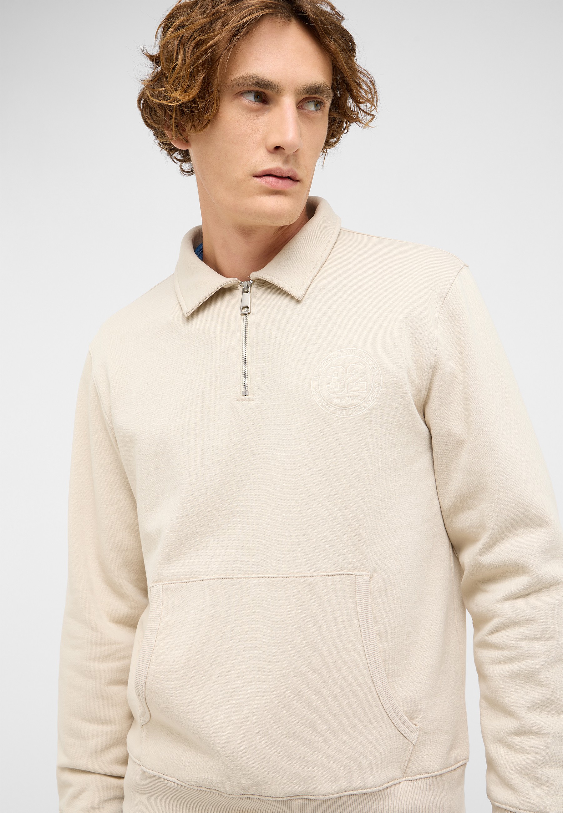 Strickwaren, Pullover, Sweatshirt, Kapuzenpulli, Person