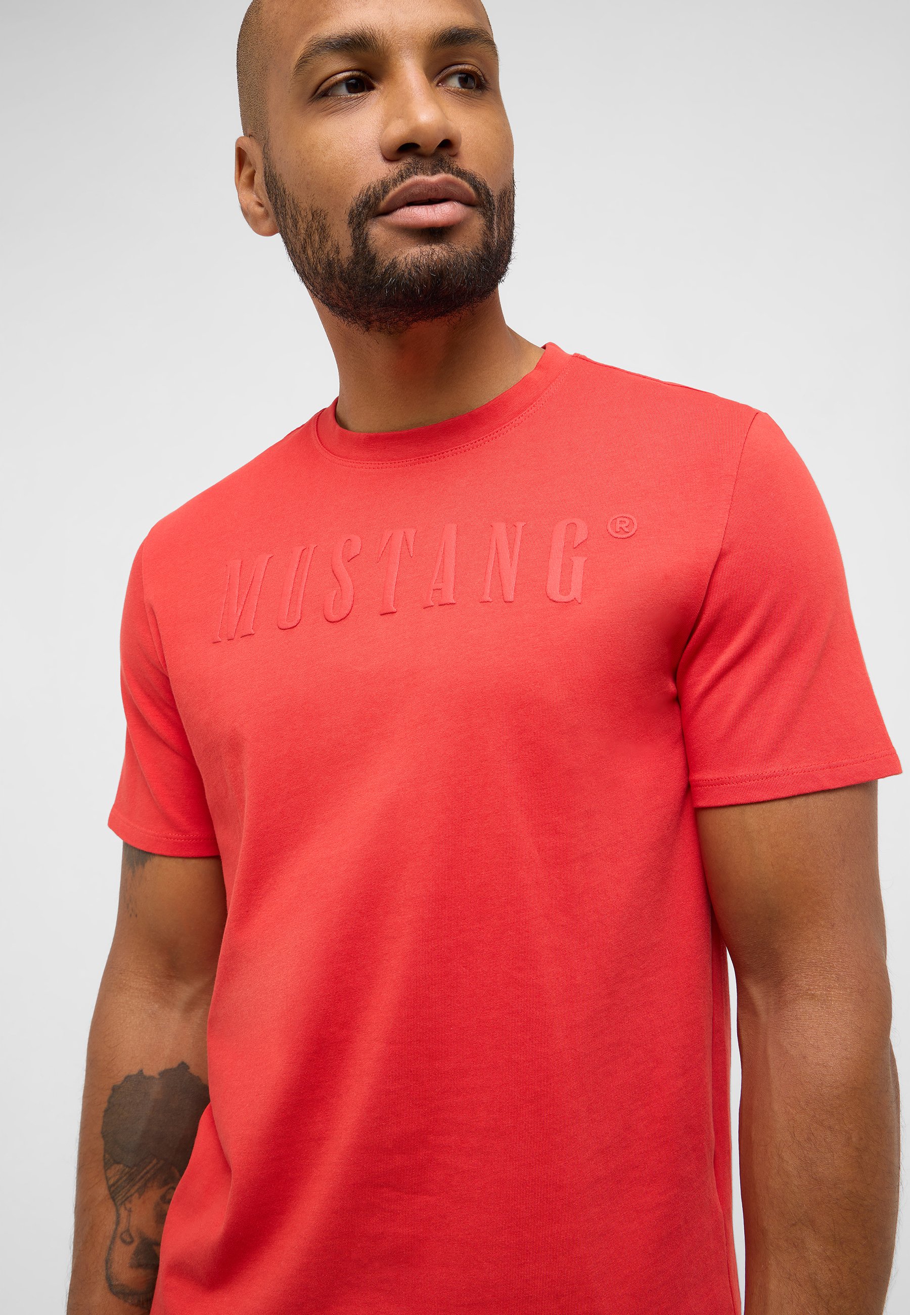 T-shirt, Ärmel, Erwachsener, Mann, Person