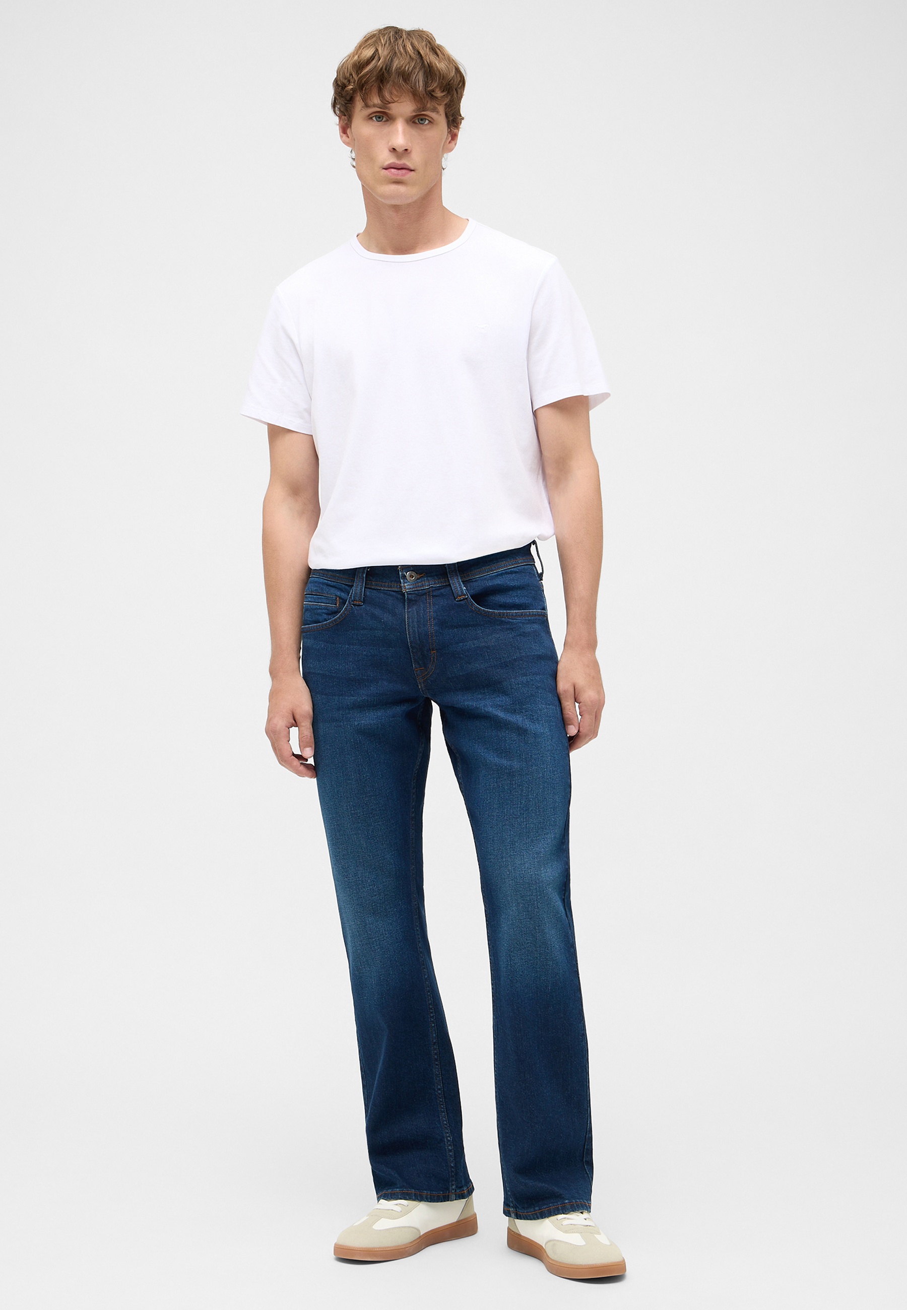 Bekleidung, Hosen, Jeans, T-shirt, Person