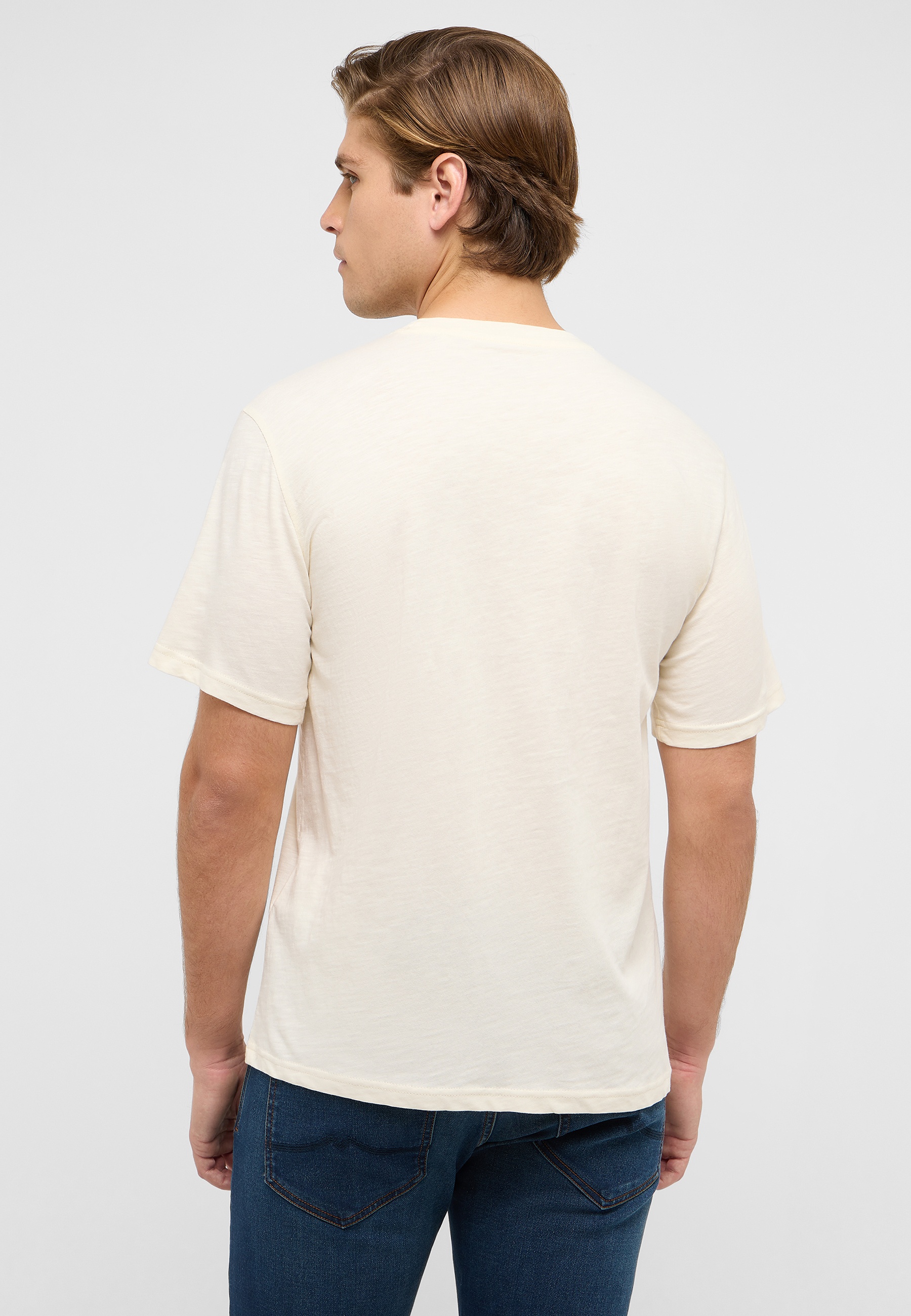 T-shirt, Jeans, Erwachsener, Mann, Person