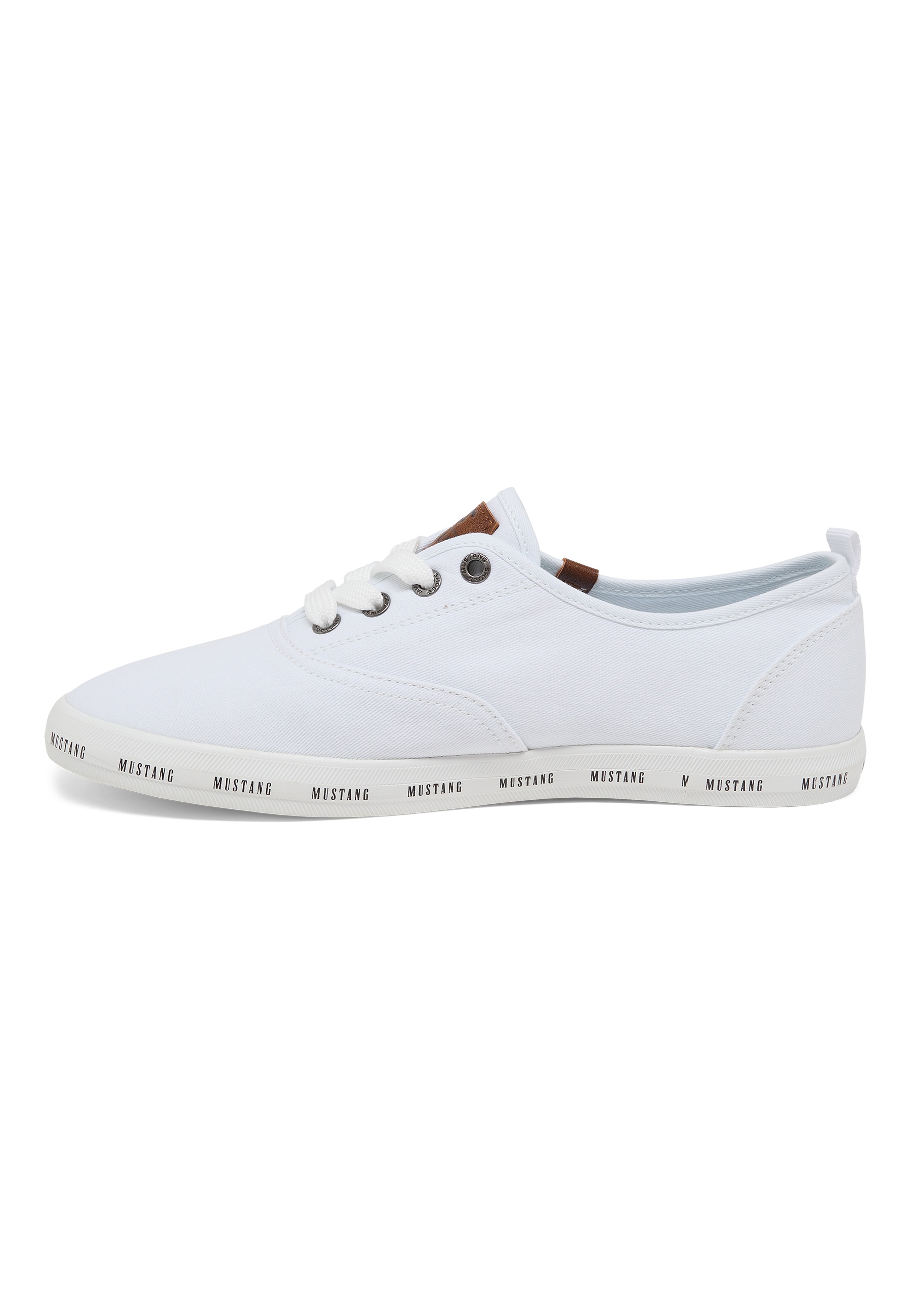 weisses sneaker, canvas sneaker, low-cut, gummisohle, mustang branding on sole